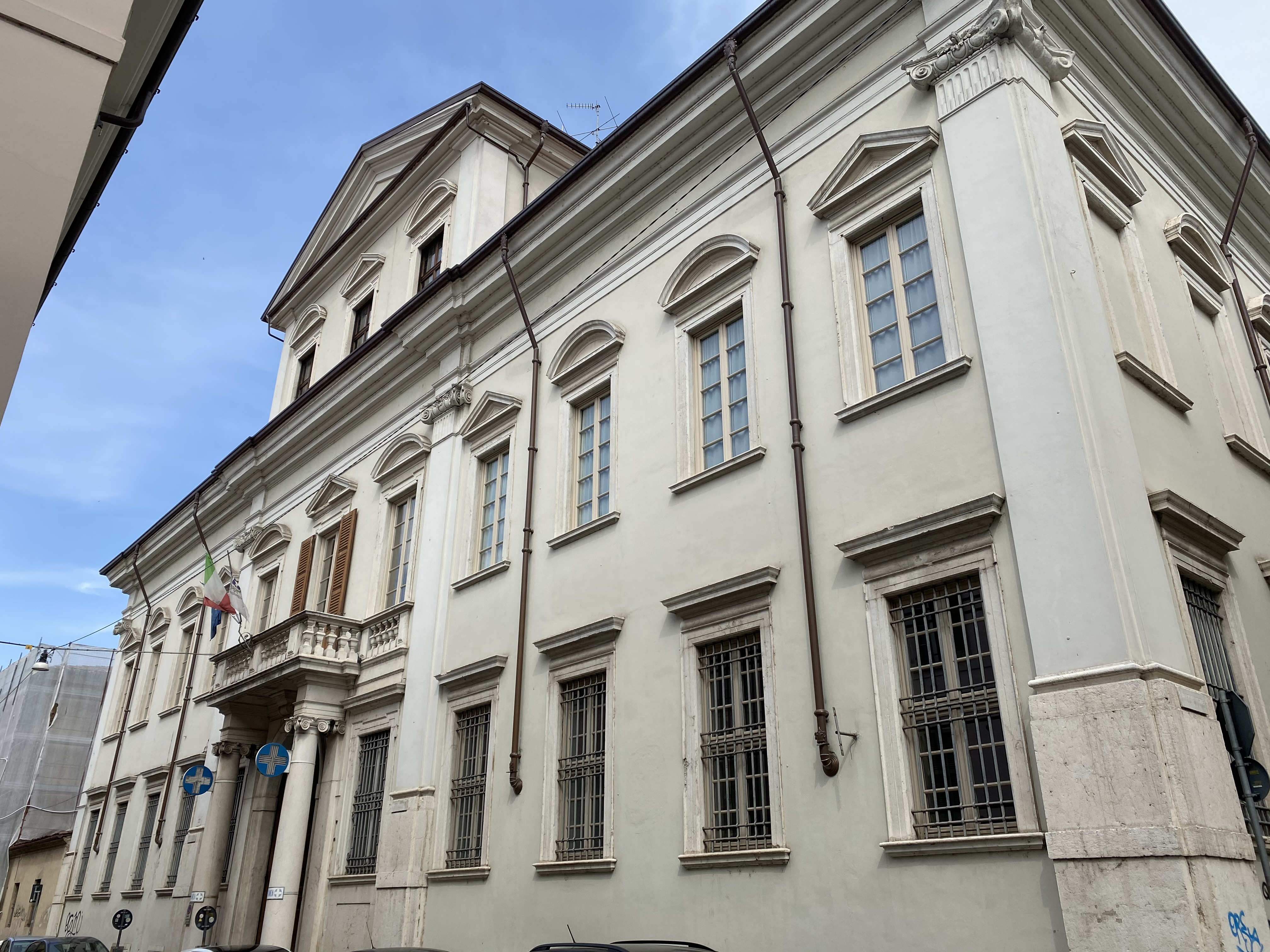 Palazzo della Croce Bianca