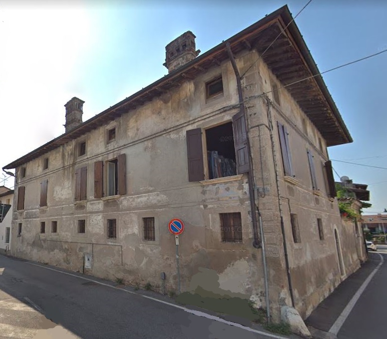 Edificio in via Vittorio Veneto, 95