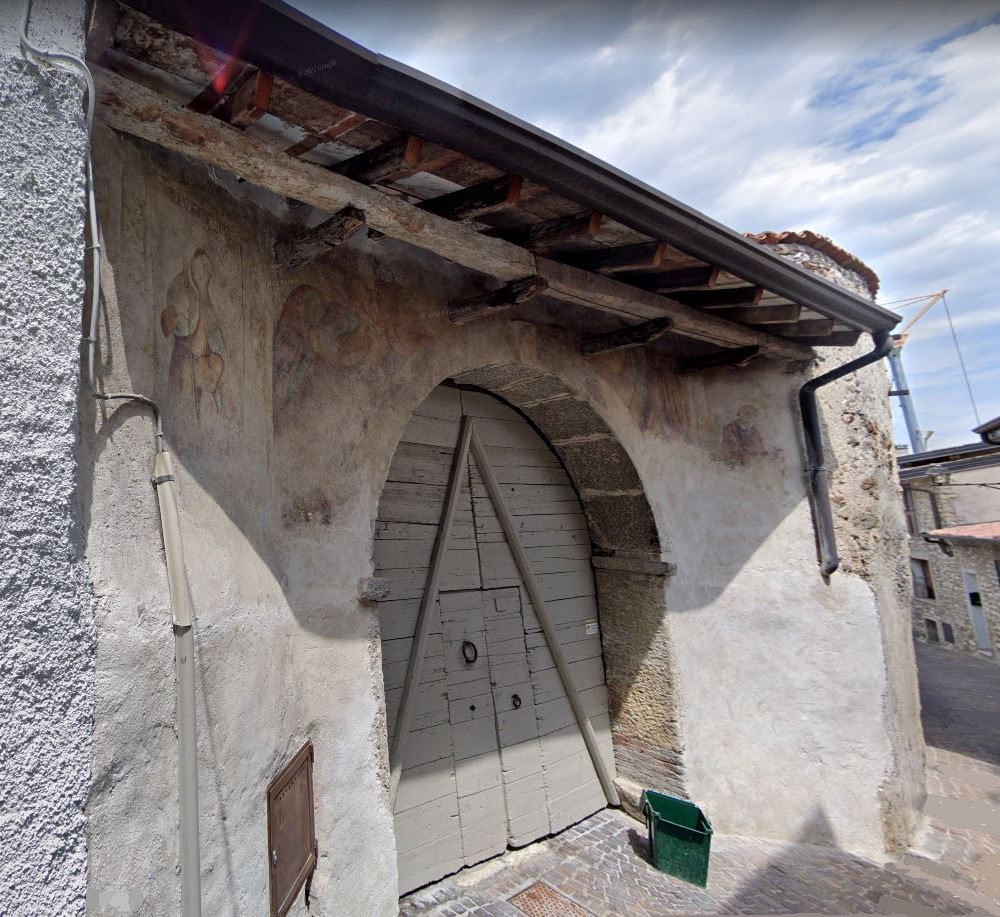 Immobili posti tra via Palazzi Garibaldi e via Capo Sopra