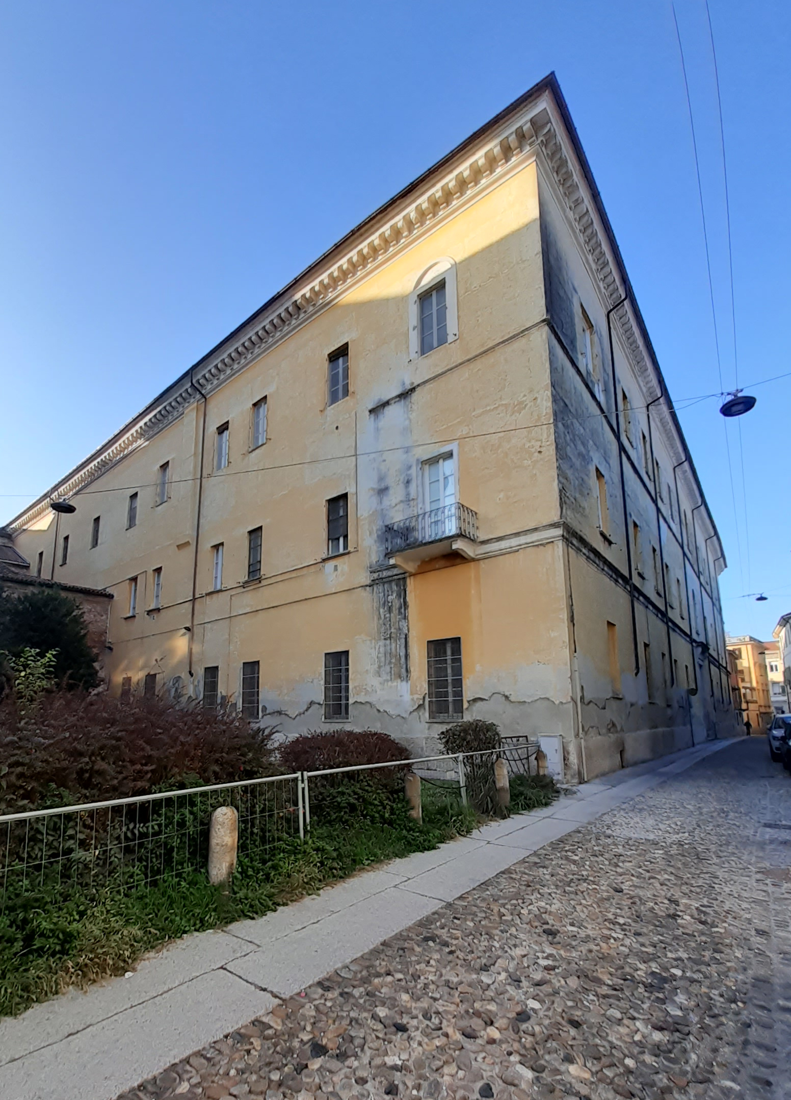 Caserma Cogni Zugna già convento