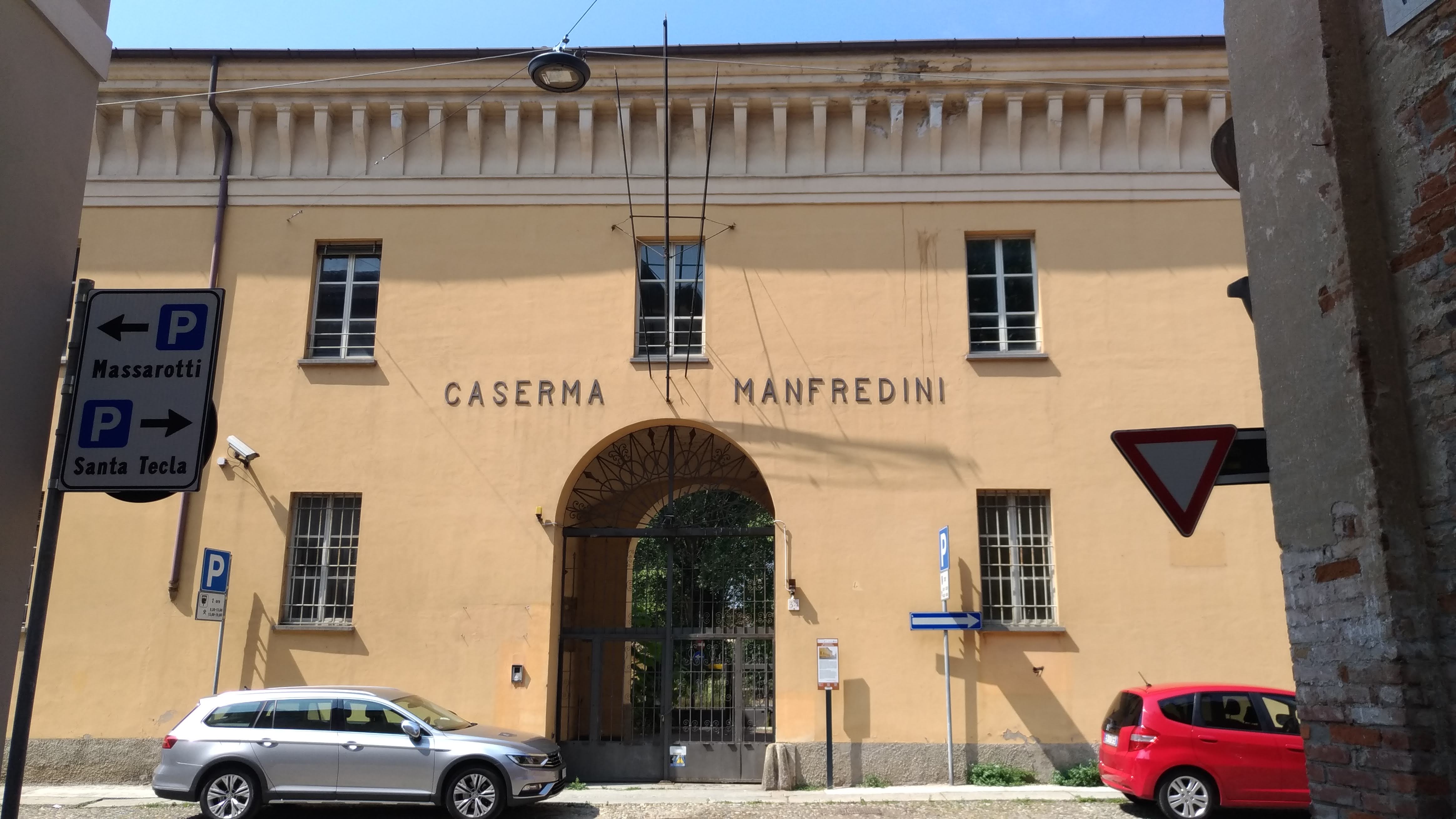 Caserma Manfredini