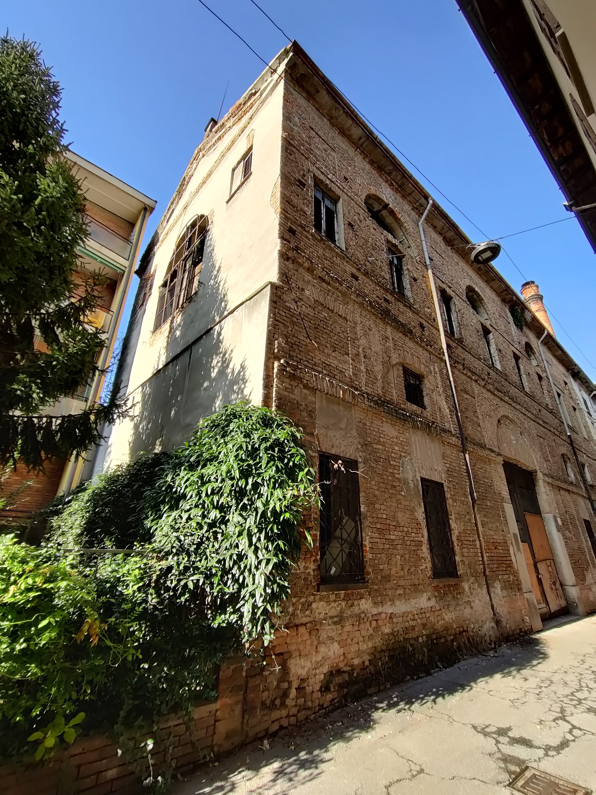 Edificio in Via del Cistello 1 detta "Minareto"