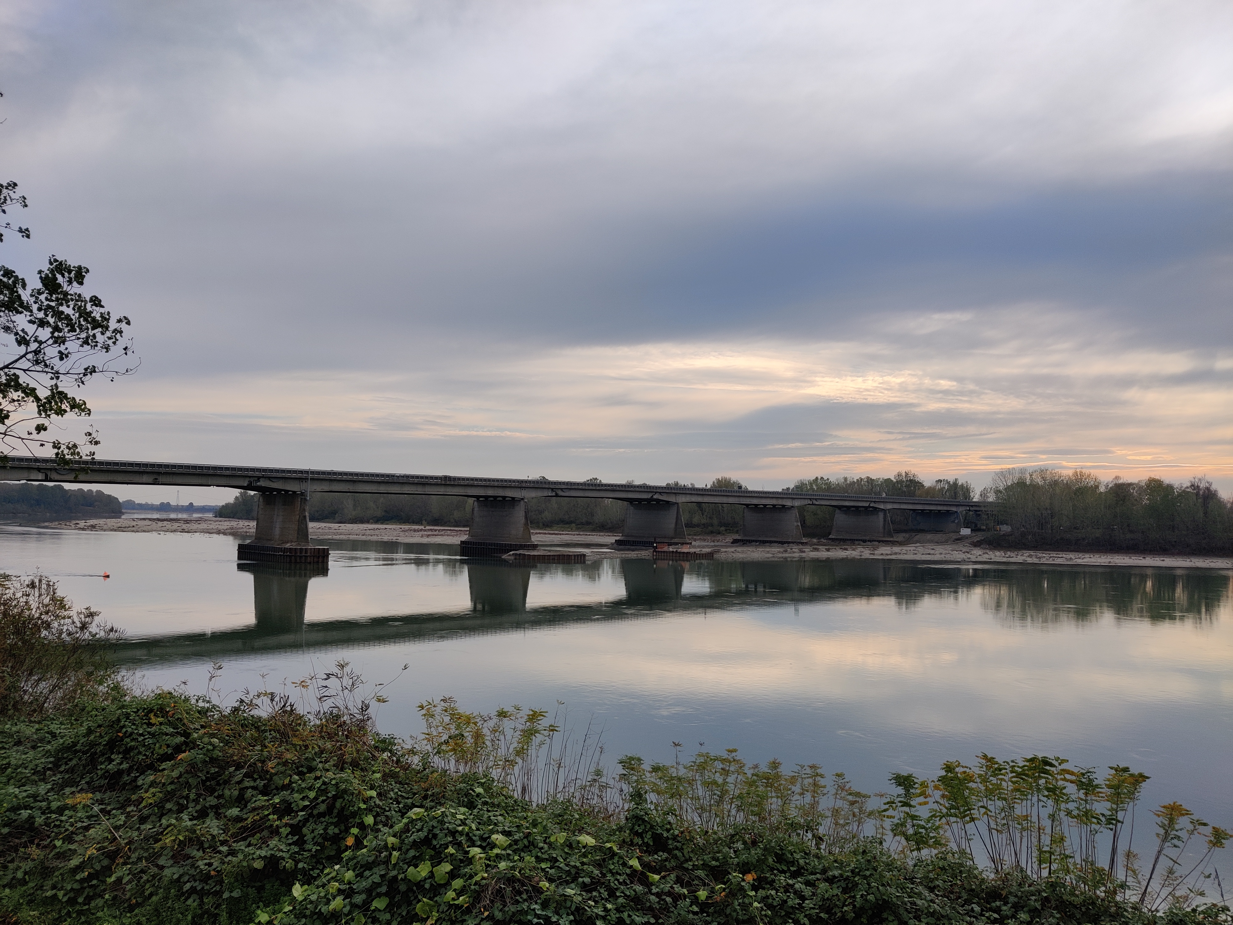 Ponte sul Po fra Cremona e Castelvetro Piacentino