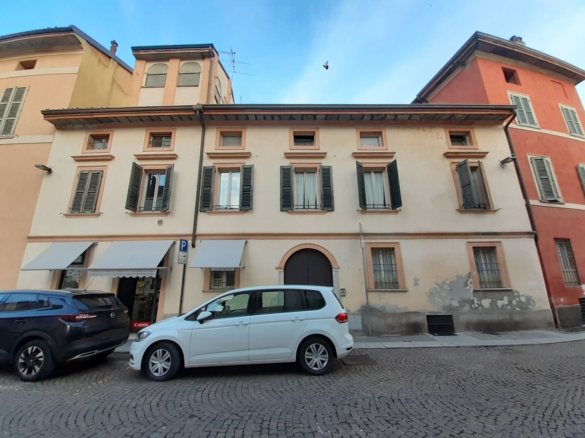 [Palazzo in via Aselli, 15, 17]