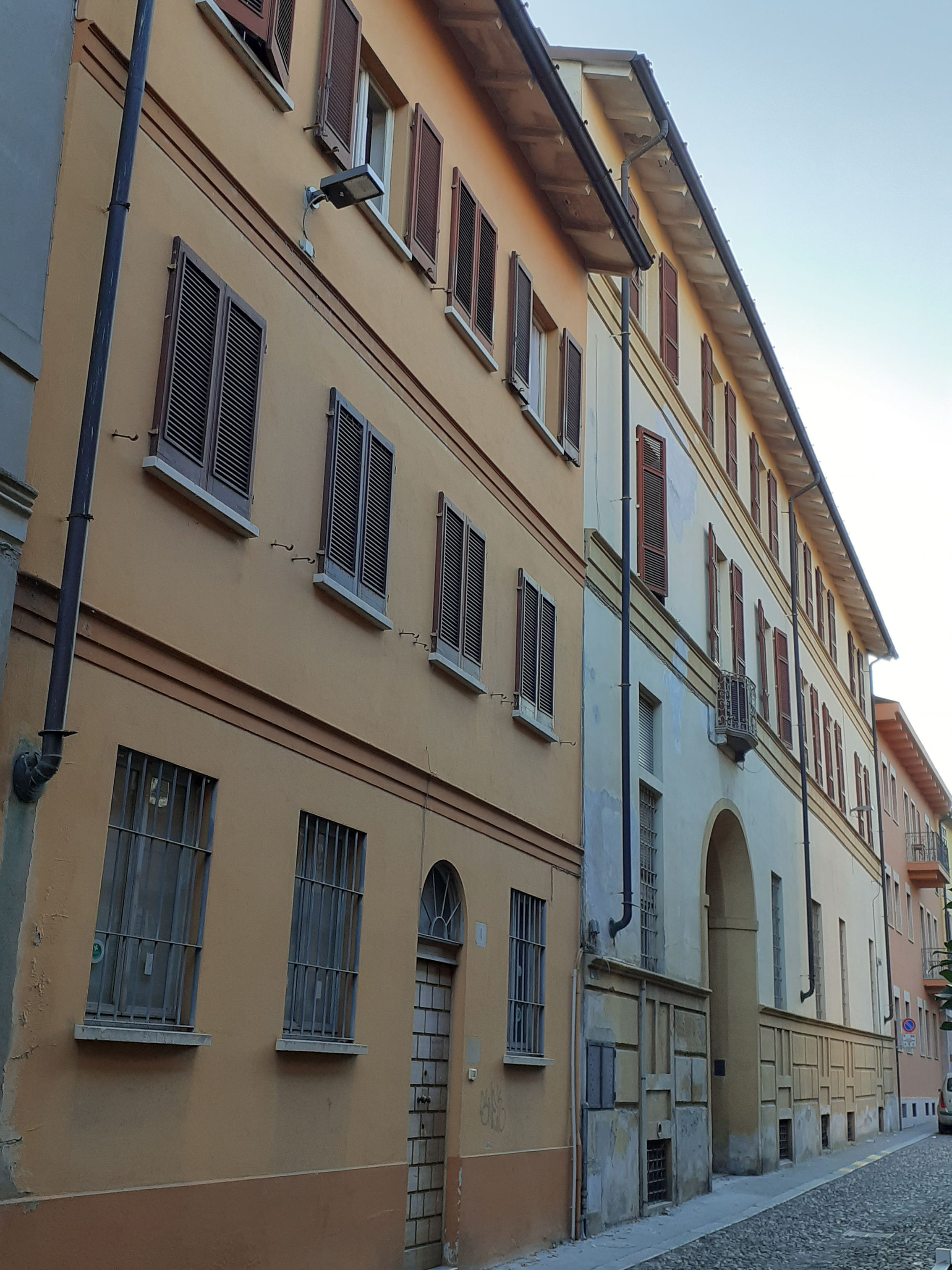 [Palazzo in via Belfuso 4, 6]