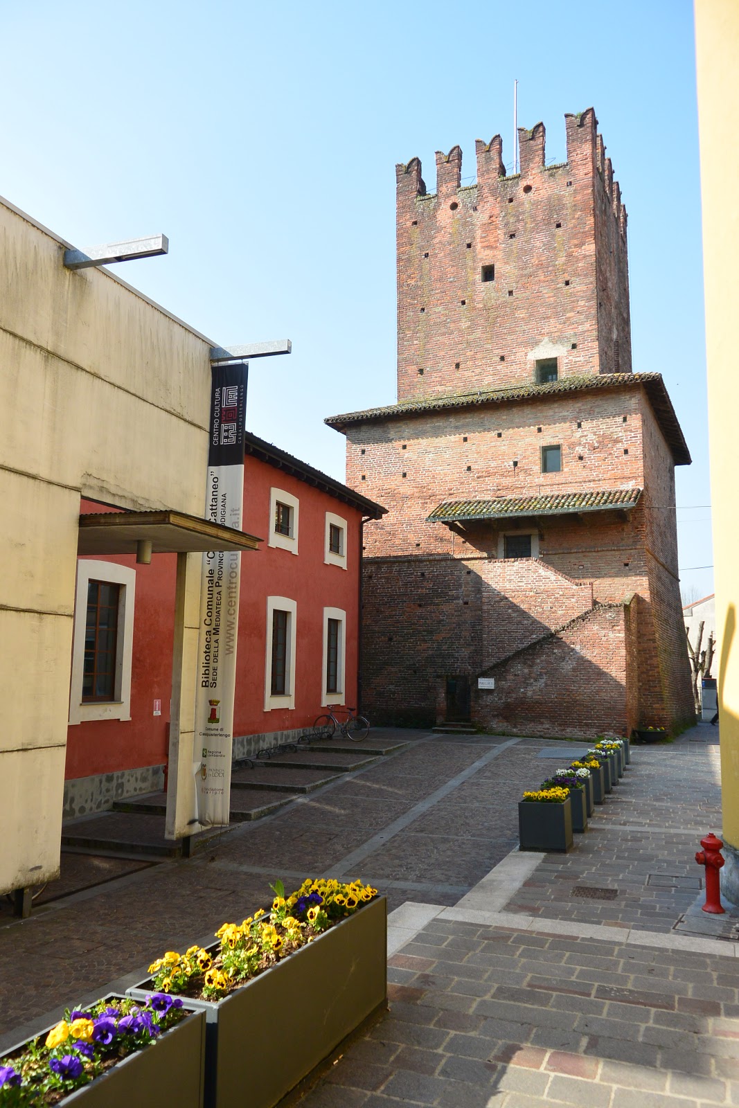 Biblioteca Comunale Carlo Cattaneo