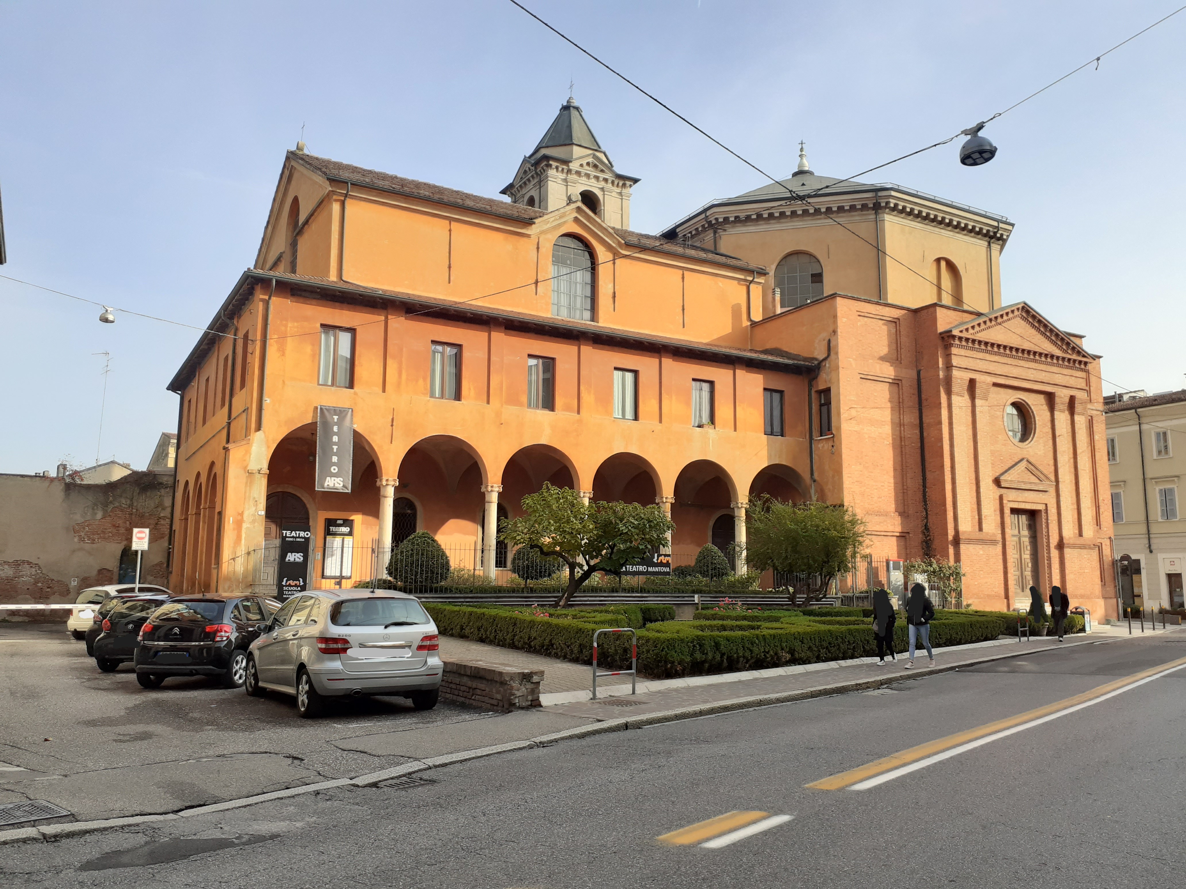 [Edificio in via Ivanoe Bonomi, 1, 3]