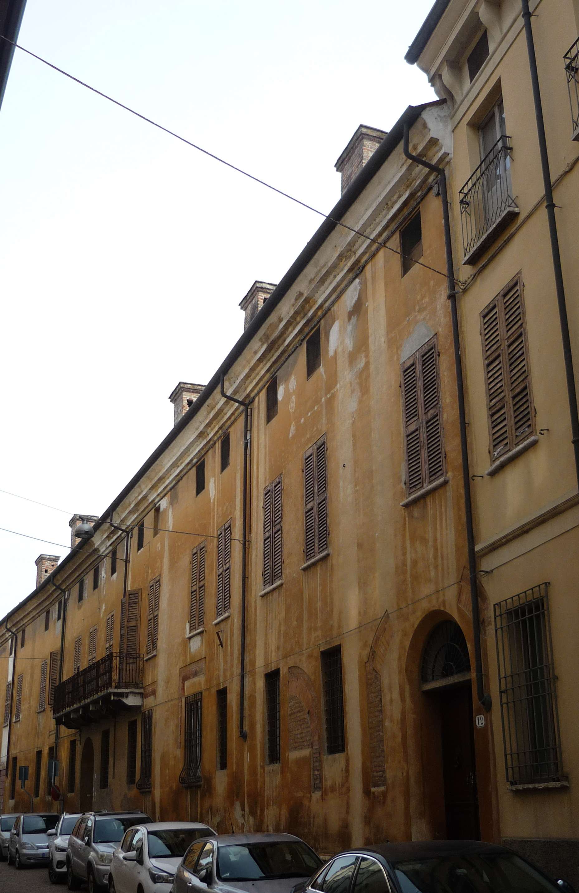 [Palazzo in via Fratelli Bandiera 8, 10, 12]