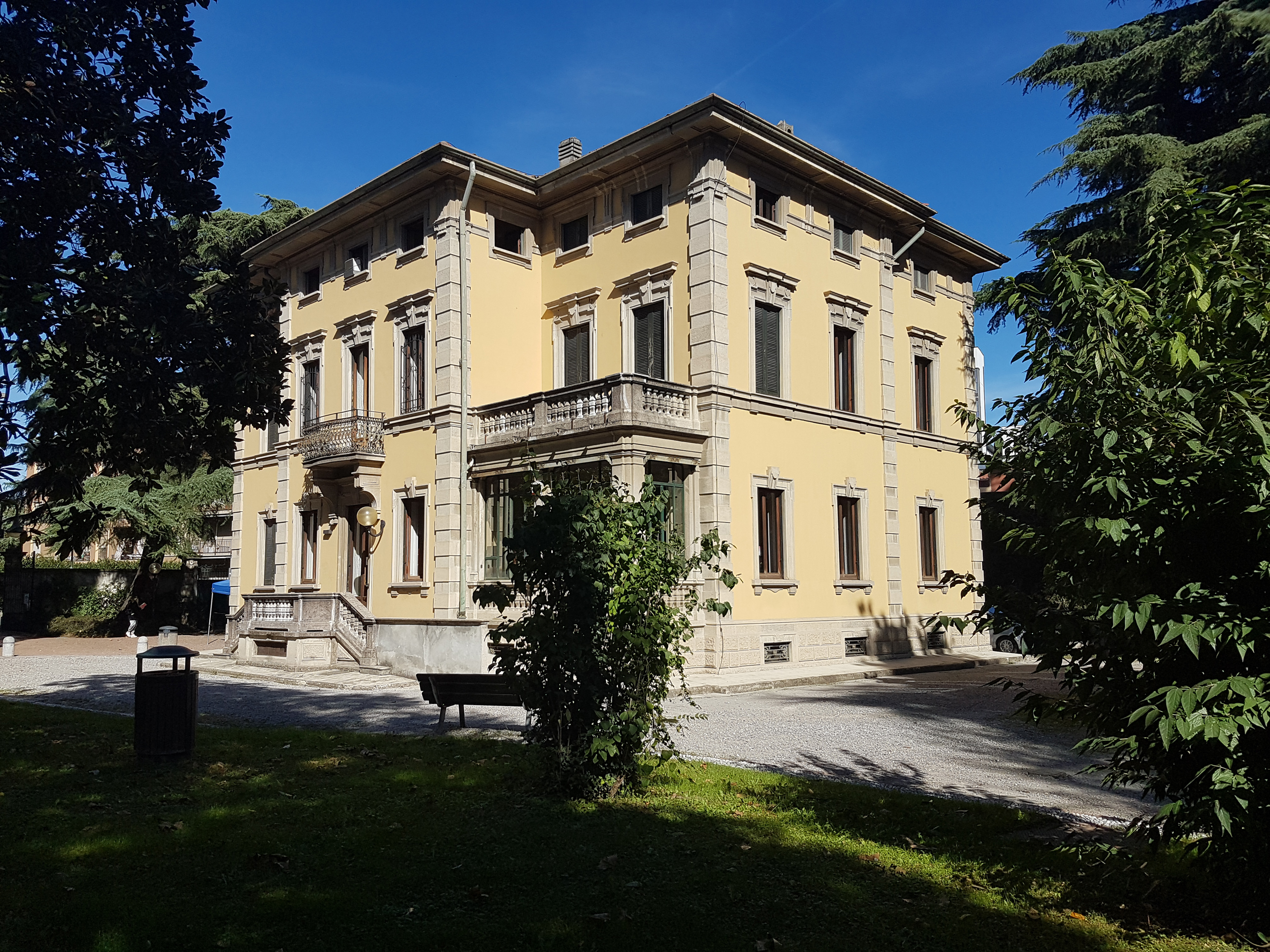 Biblioteca Civica e Abitazione Custode