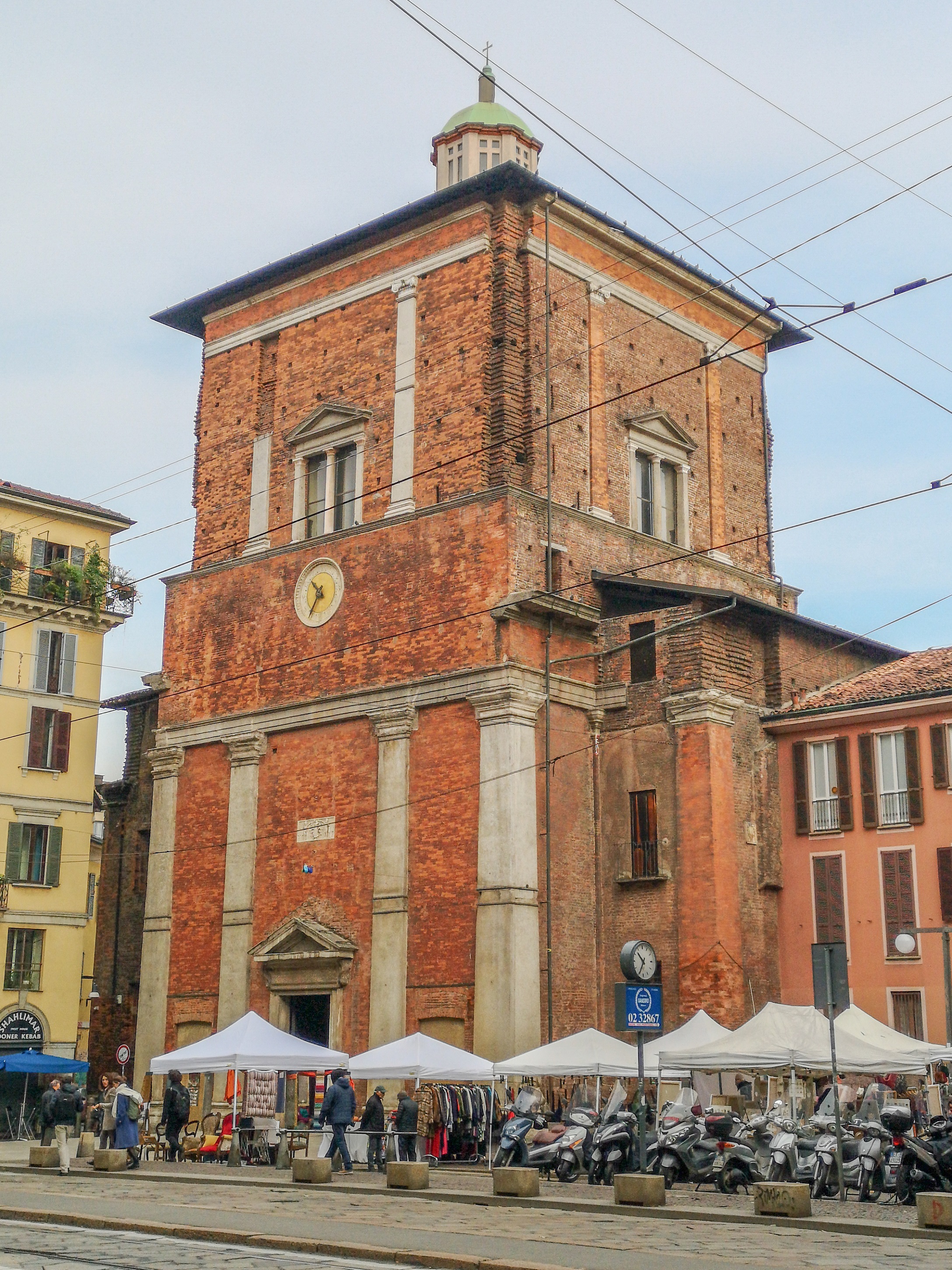 Basilica dei Santi Apostoli e di Nazaro Maggiore, mausoleo Trivulzio