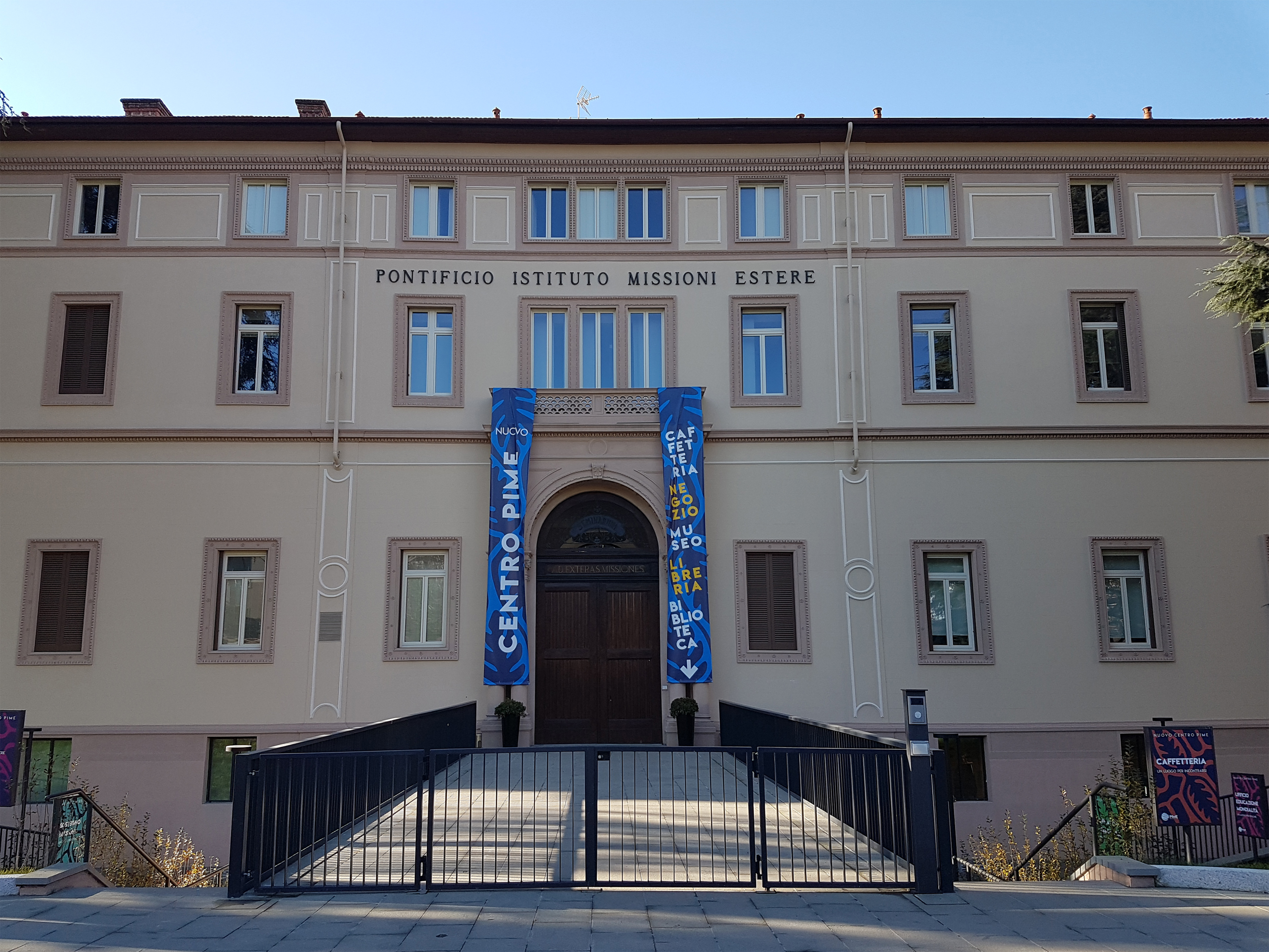 Casa Madre P.I.M.E, Chiesa di San Francesco Saverio ed Ex-Seminario Teologico