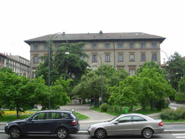 Complesso edilizio in piazza Nicolò Tommaseo, 1