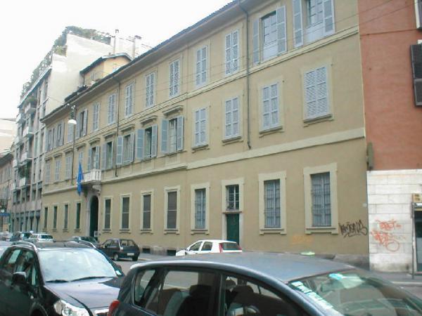 Edificio in via Pantano, 17