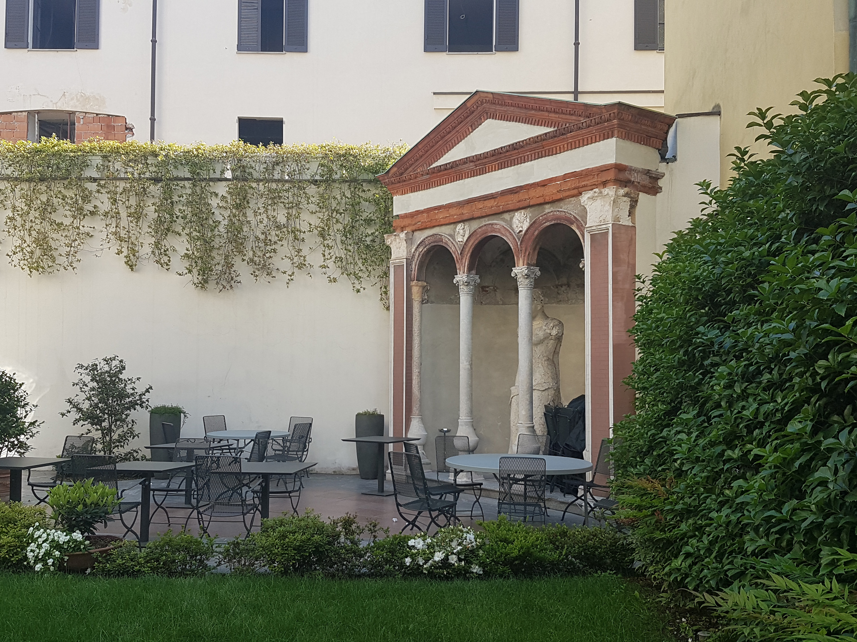 Giardino e Tempietto di casa già Reina