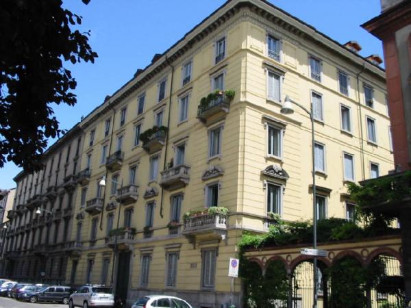 Immobile in via Caradosso, 8