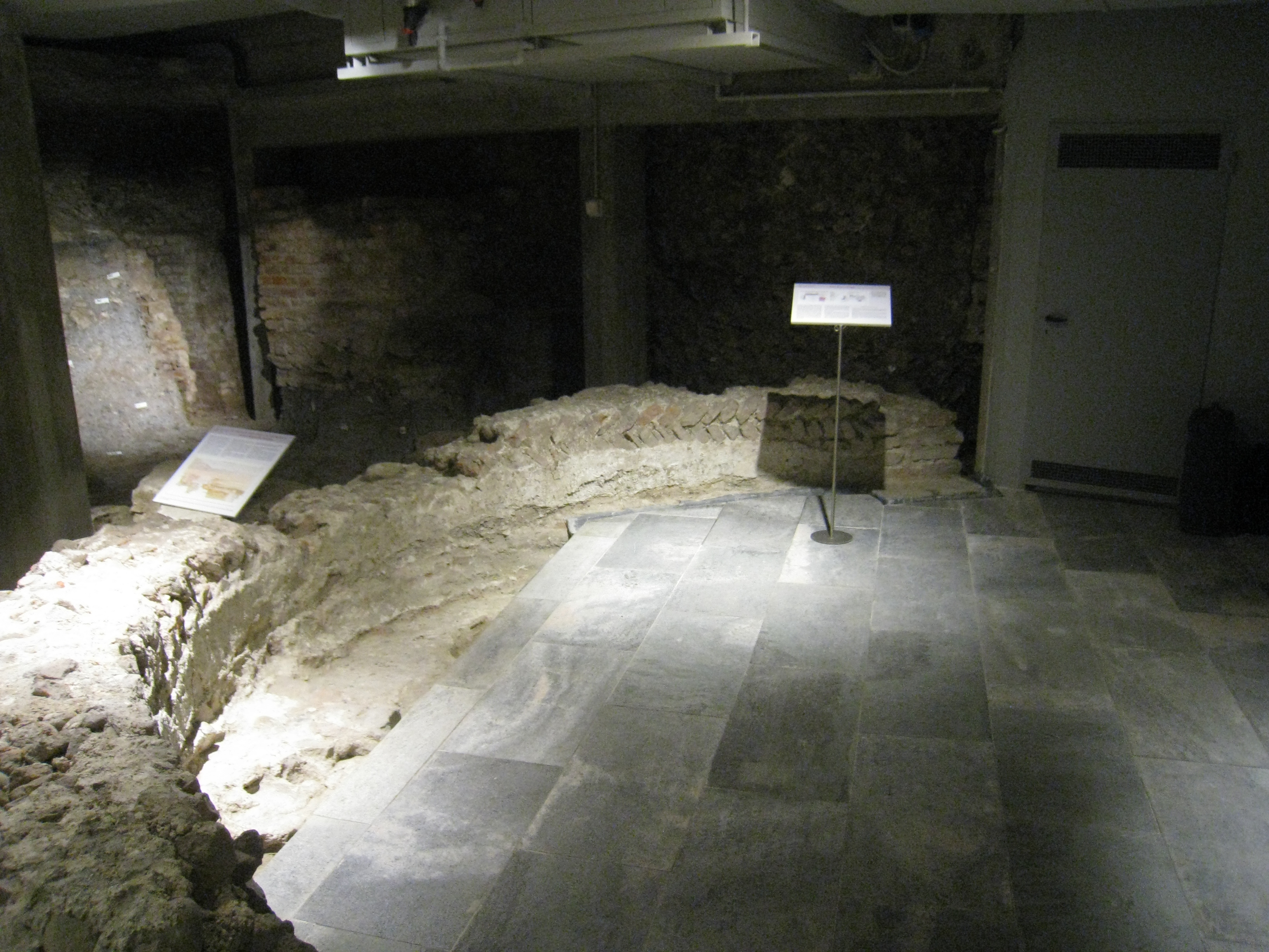 aula triabsidata, strutture per il culto