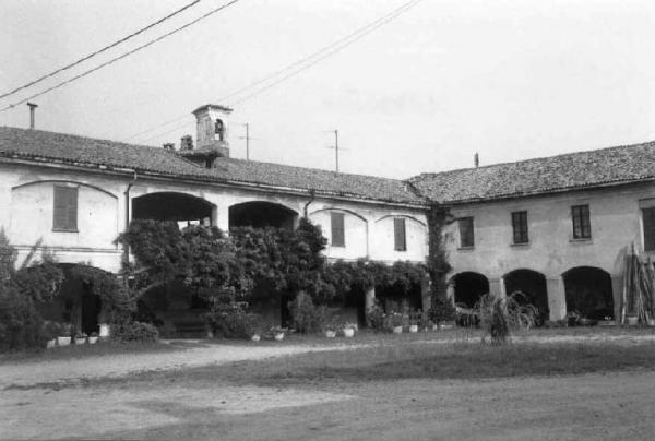 Cascina Badile e fabbricato rurale annesso