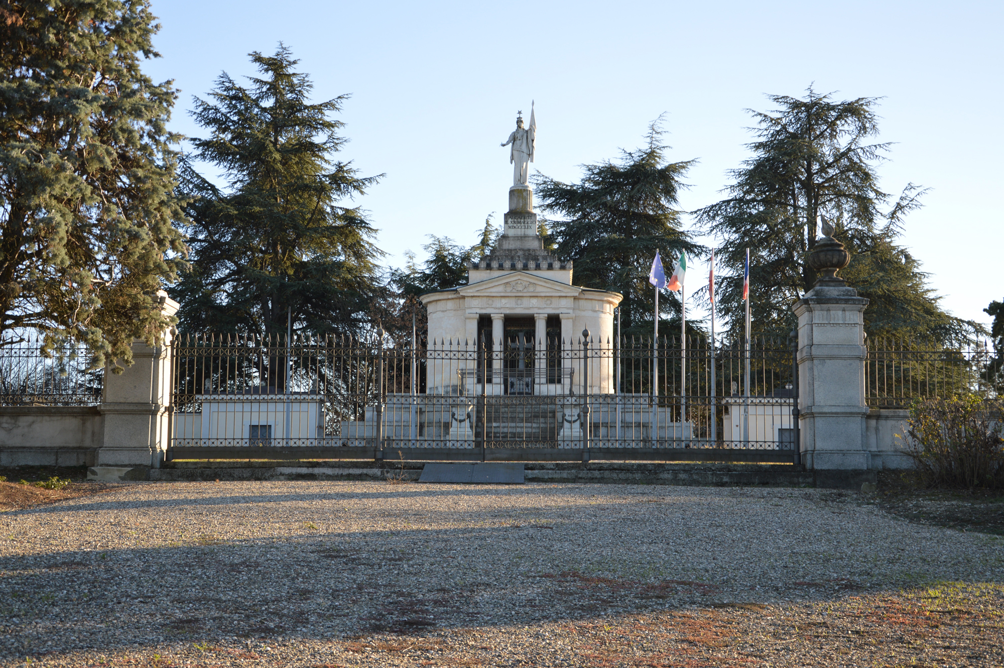 Cimitero vecchio e Monumento ossario