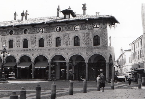 [Casa a schiera in Corso Vittorio Emanuele II]