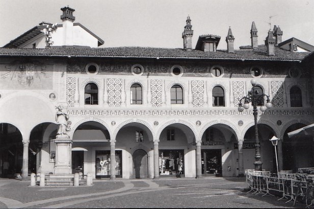 [Casa a schiera in Piazza Ducale, 29]