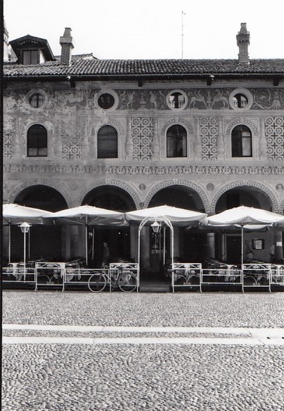 [Casa a schiera in Piazza Ducale, 36]