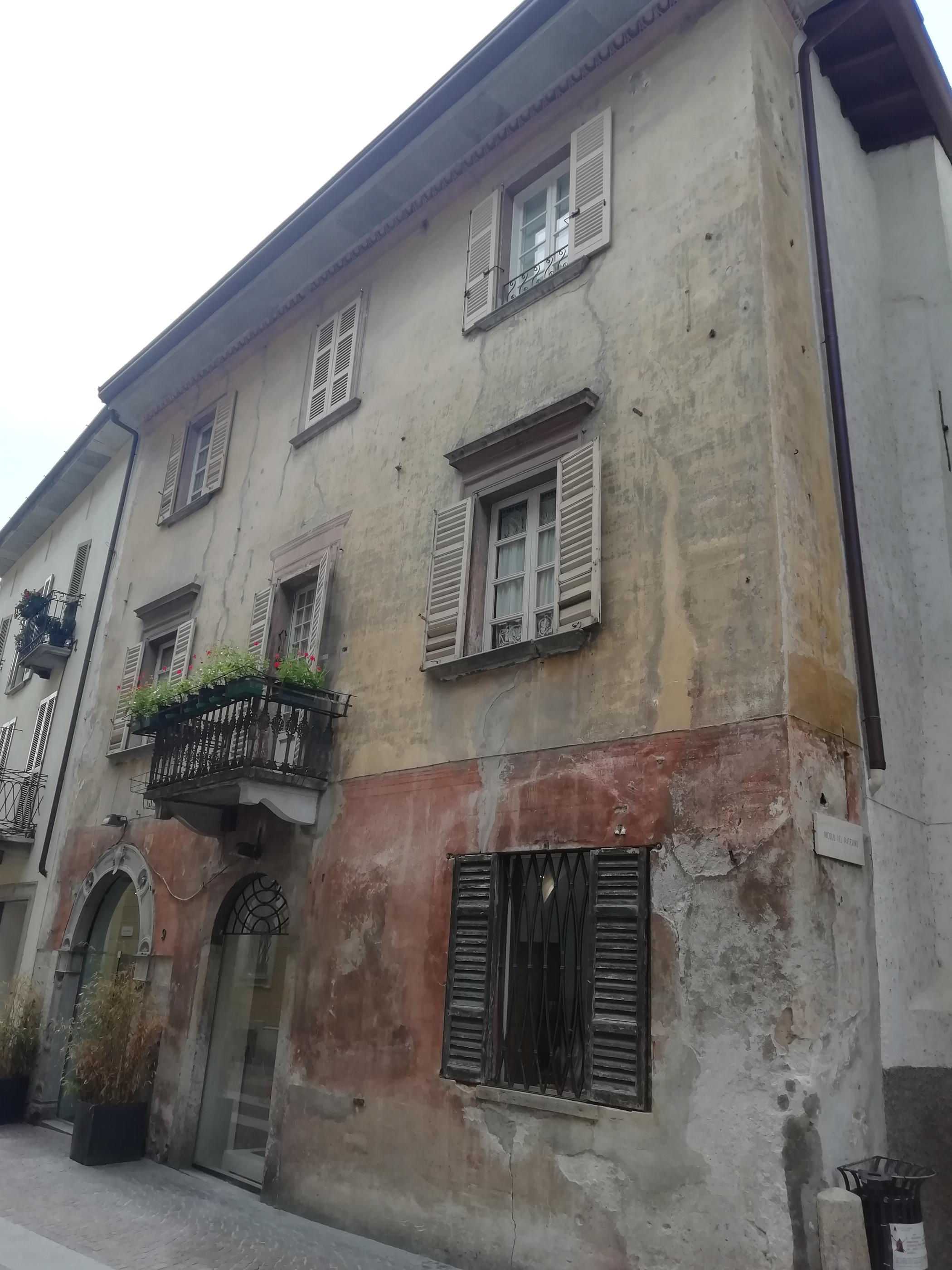 [Casa in via Dolzino, 79-81]