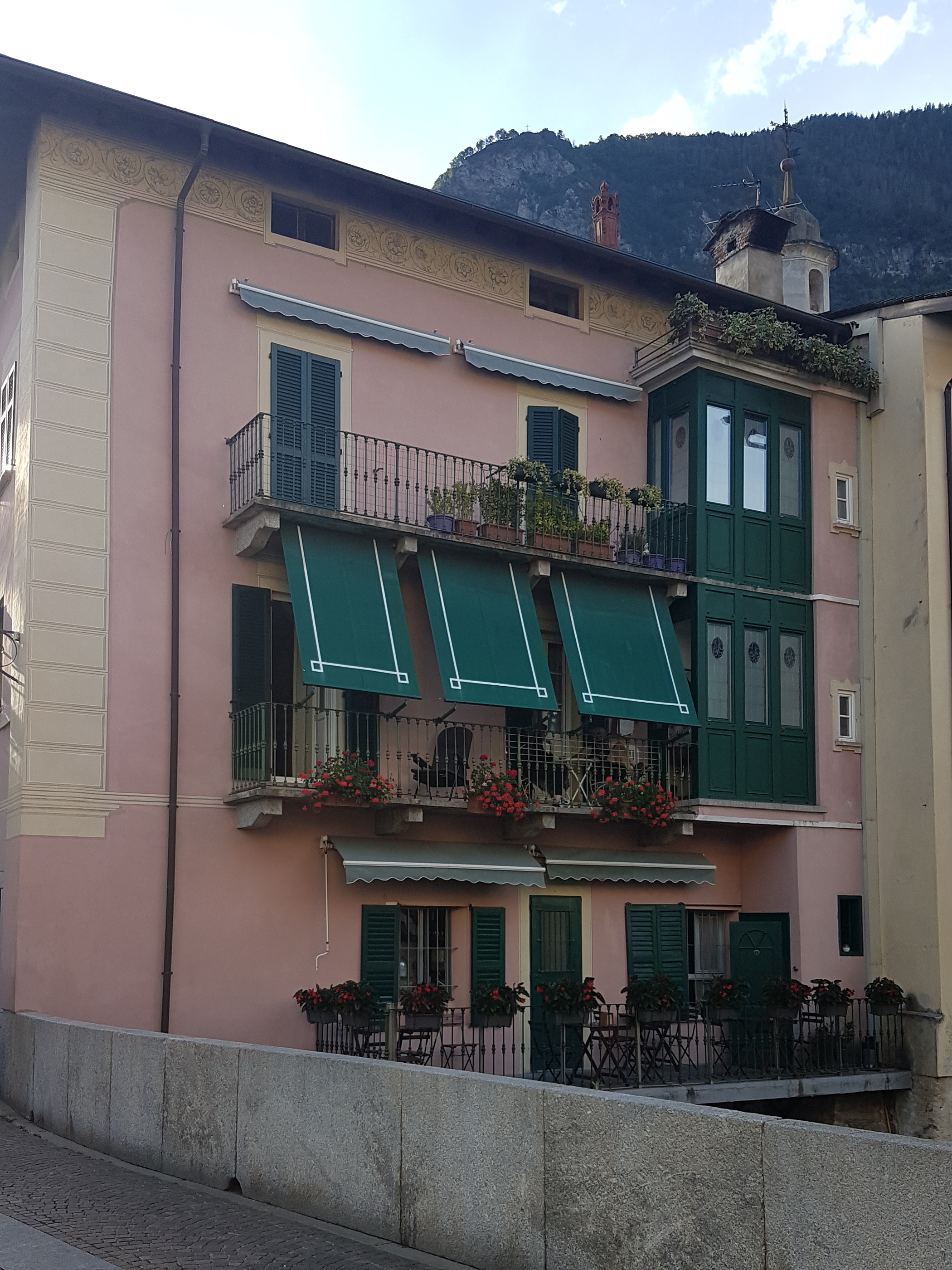 [Casa in via P. Bossi, 2]