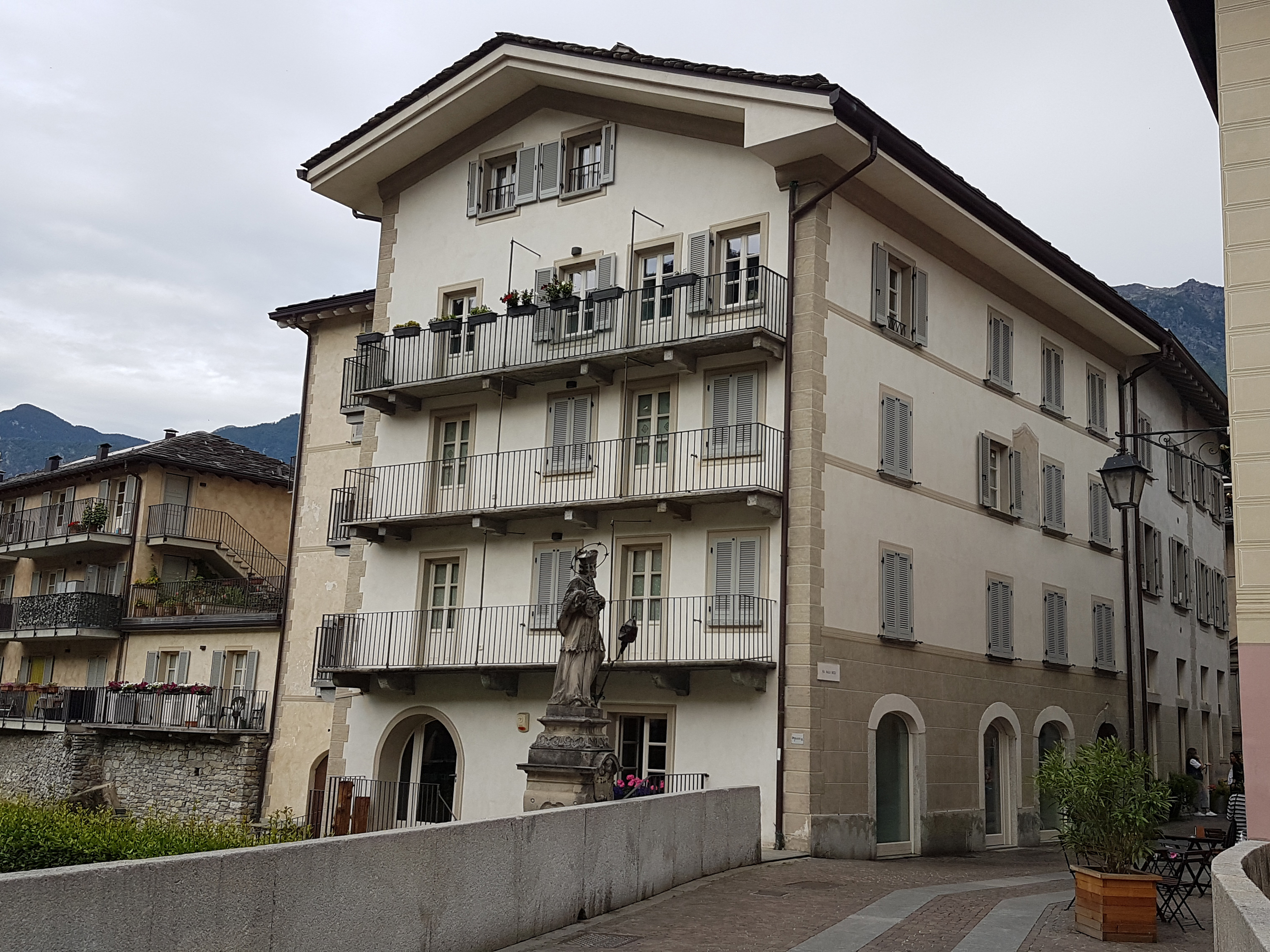 [Casa in via Paolo Bossi, 3-5]