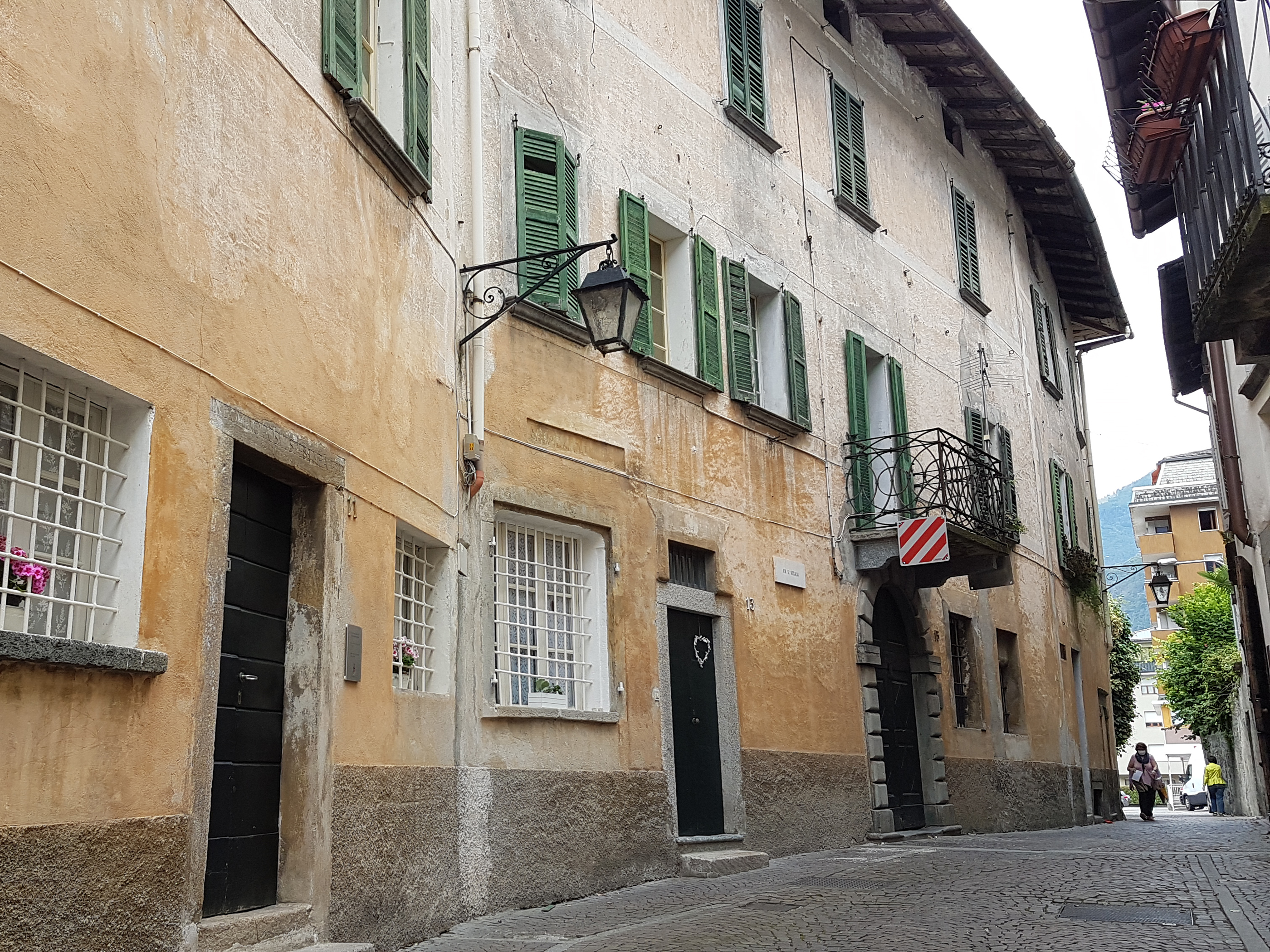 [Casa in via Santa Rosalia, 11-13-15]