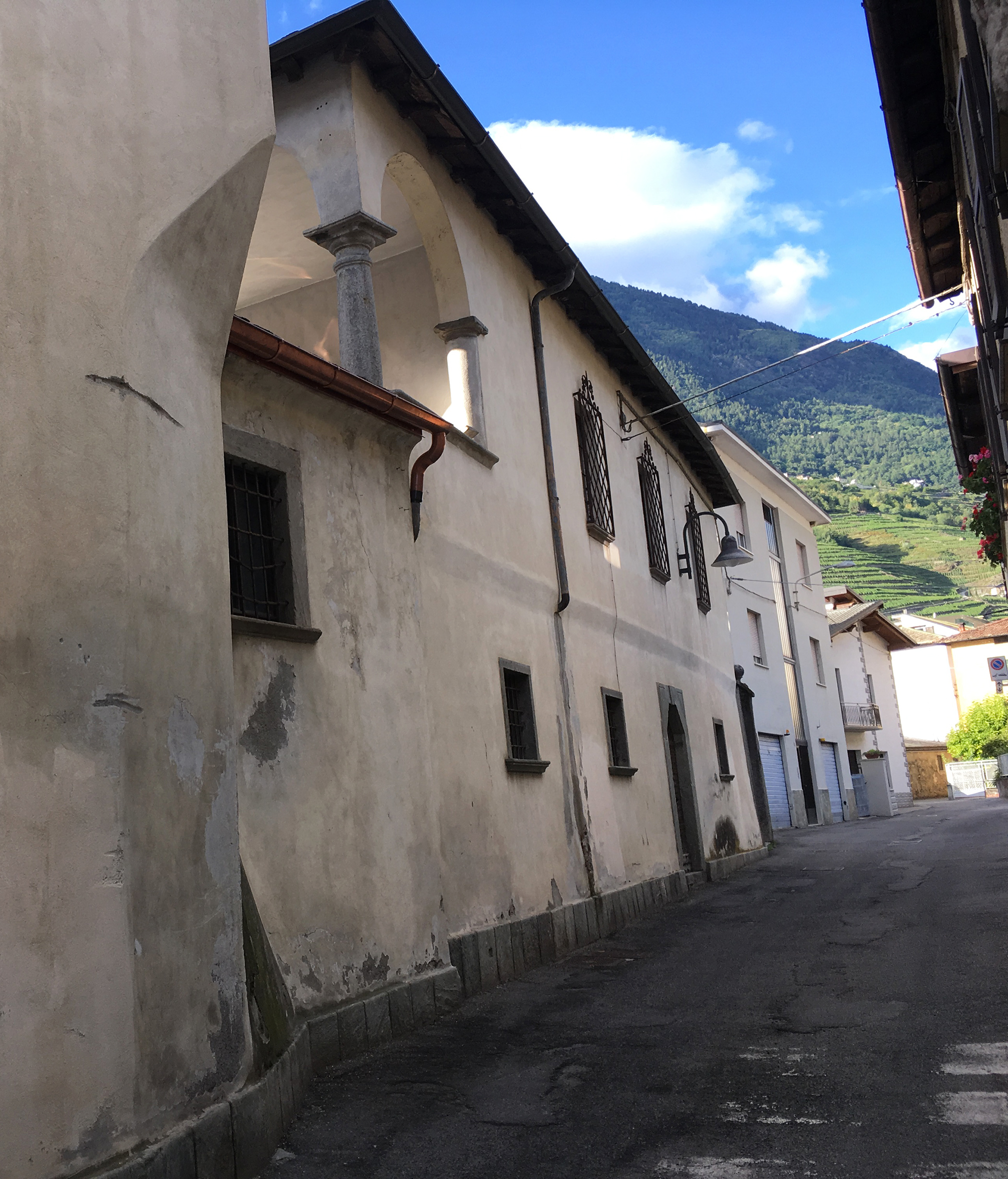 [Edificio in Via Arcari]