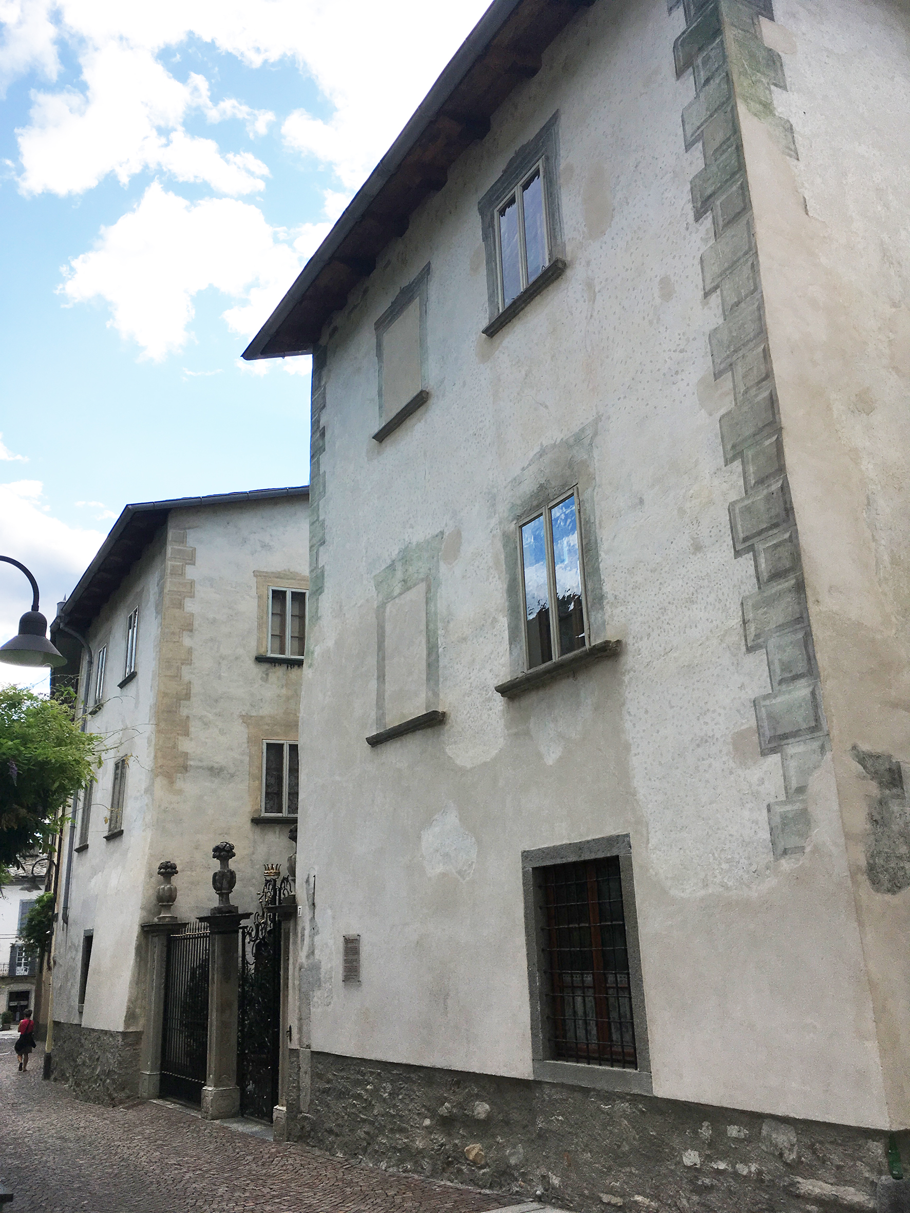 [Palazzo di abitazione in Via Ligari, 7]