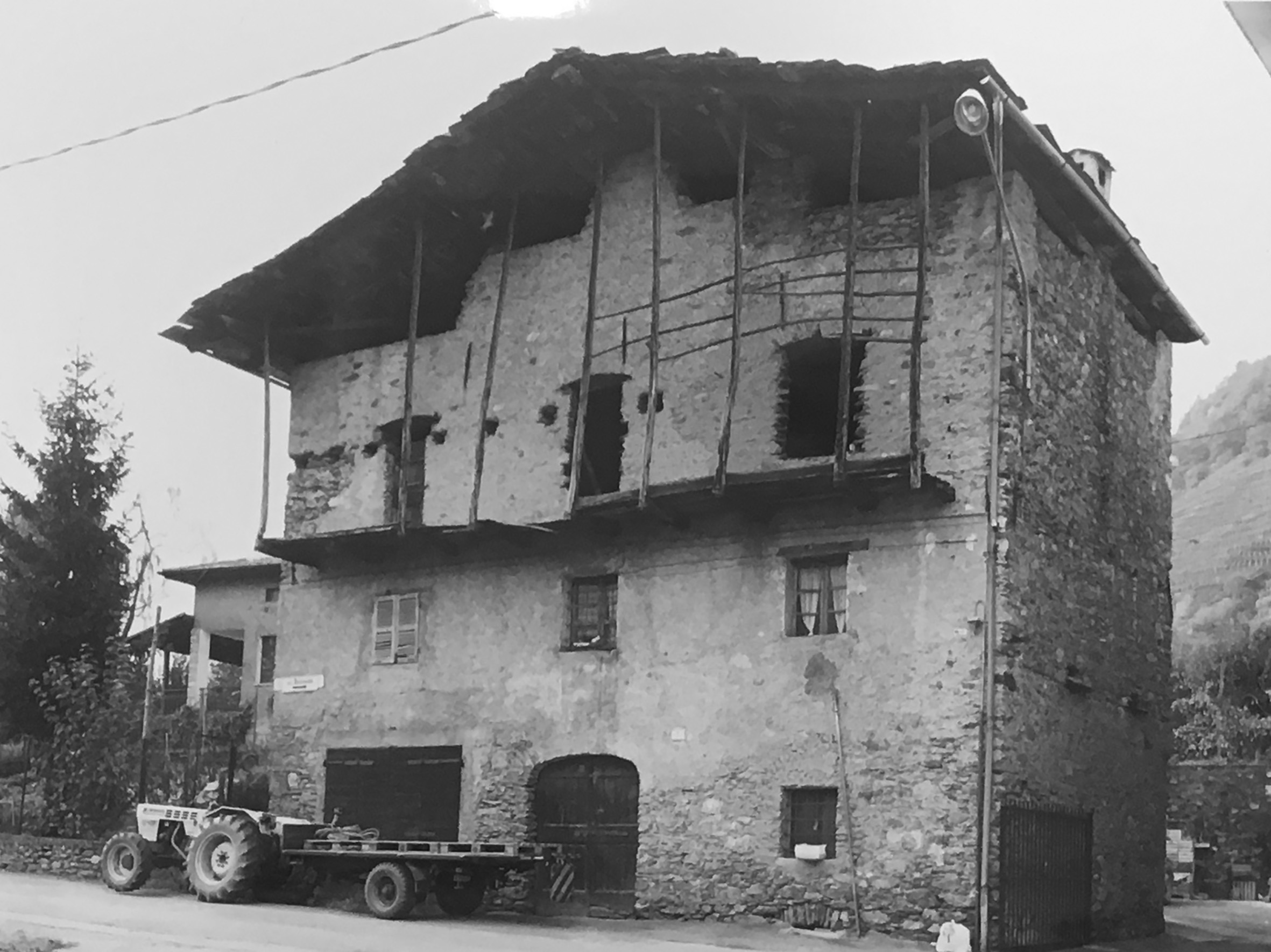 [Casa rurale in Via Dessedo, 7]