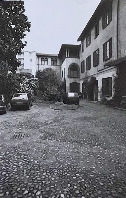 [Cortile di casa in piazza Garibaldi, 4]