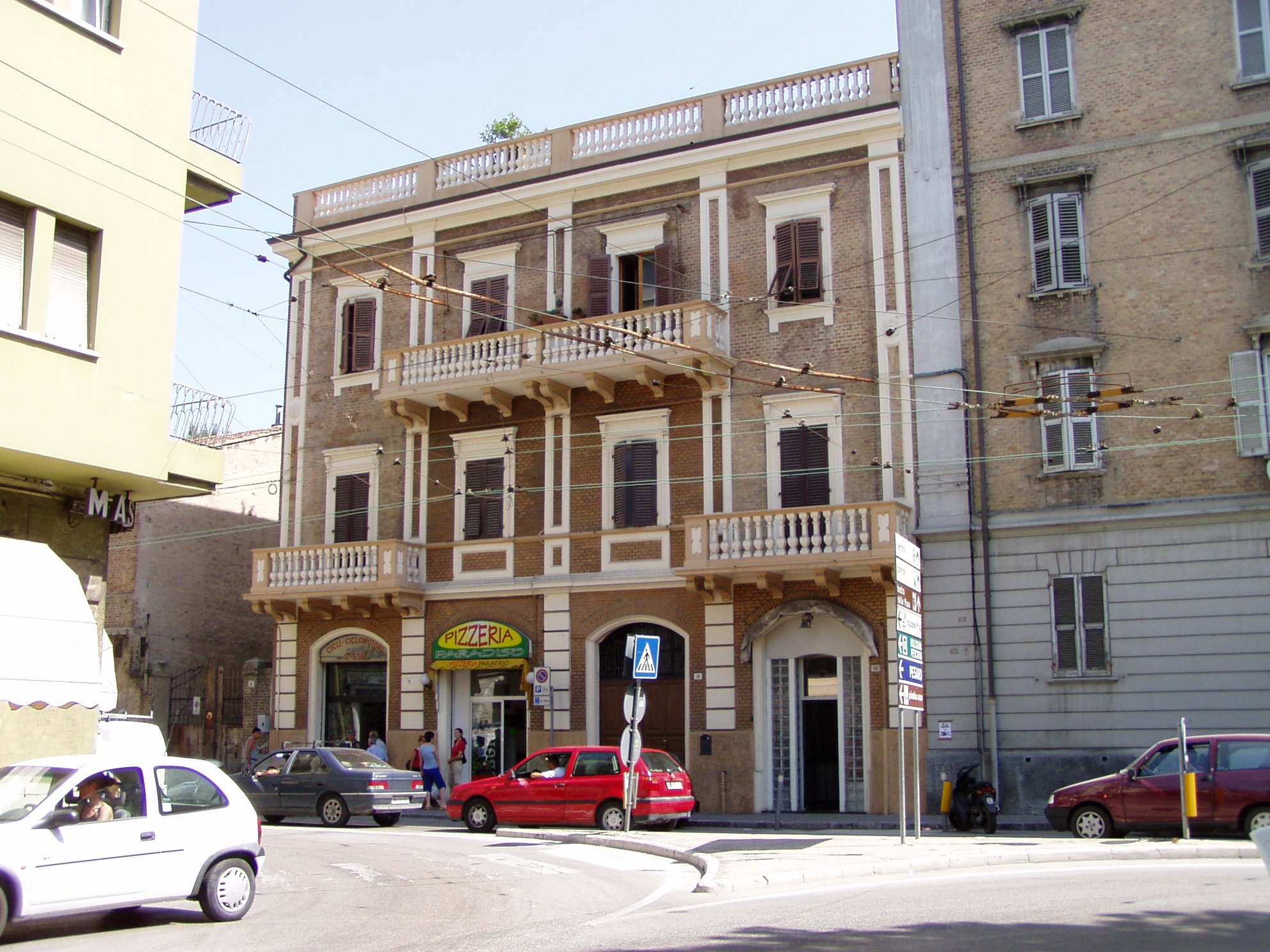Palazzetto in stile neoclassico