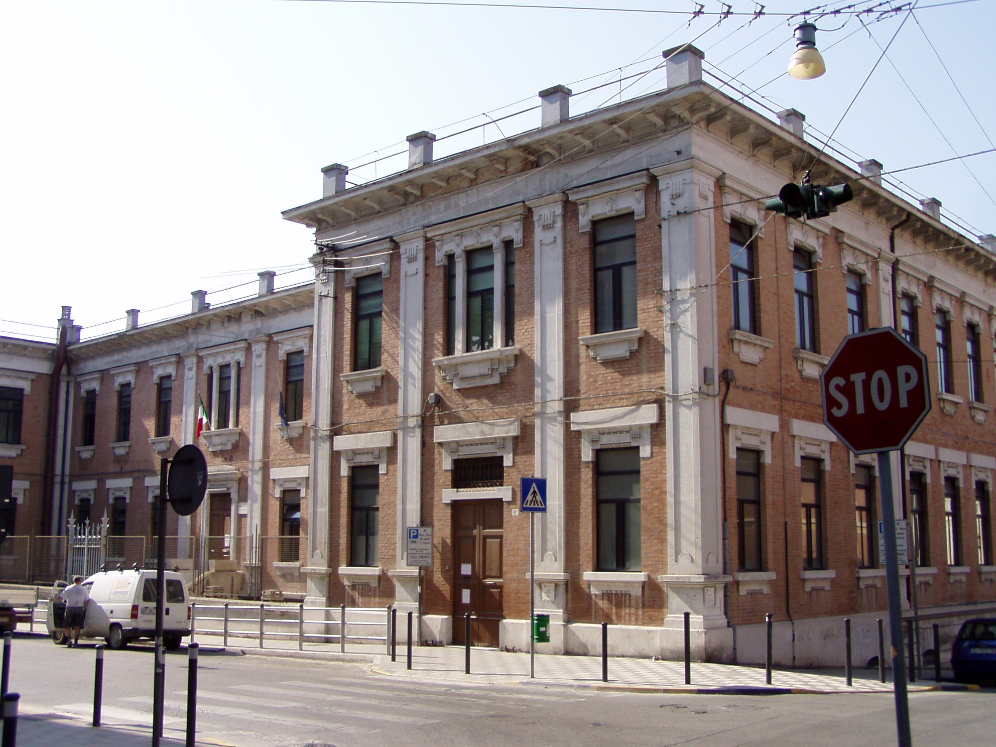 Scuola elementare De Amicis