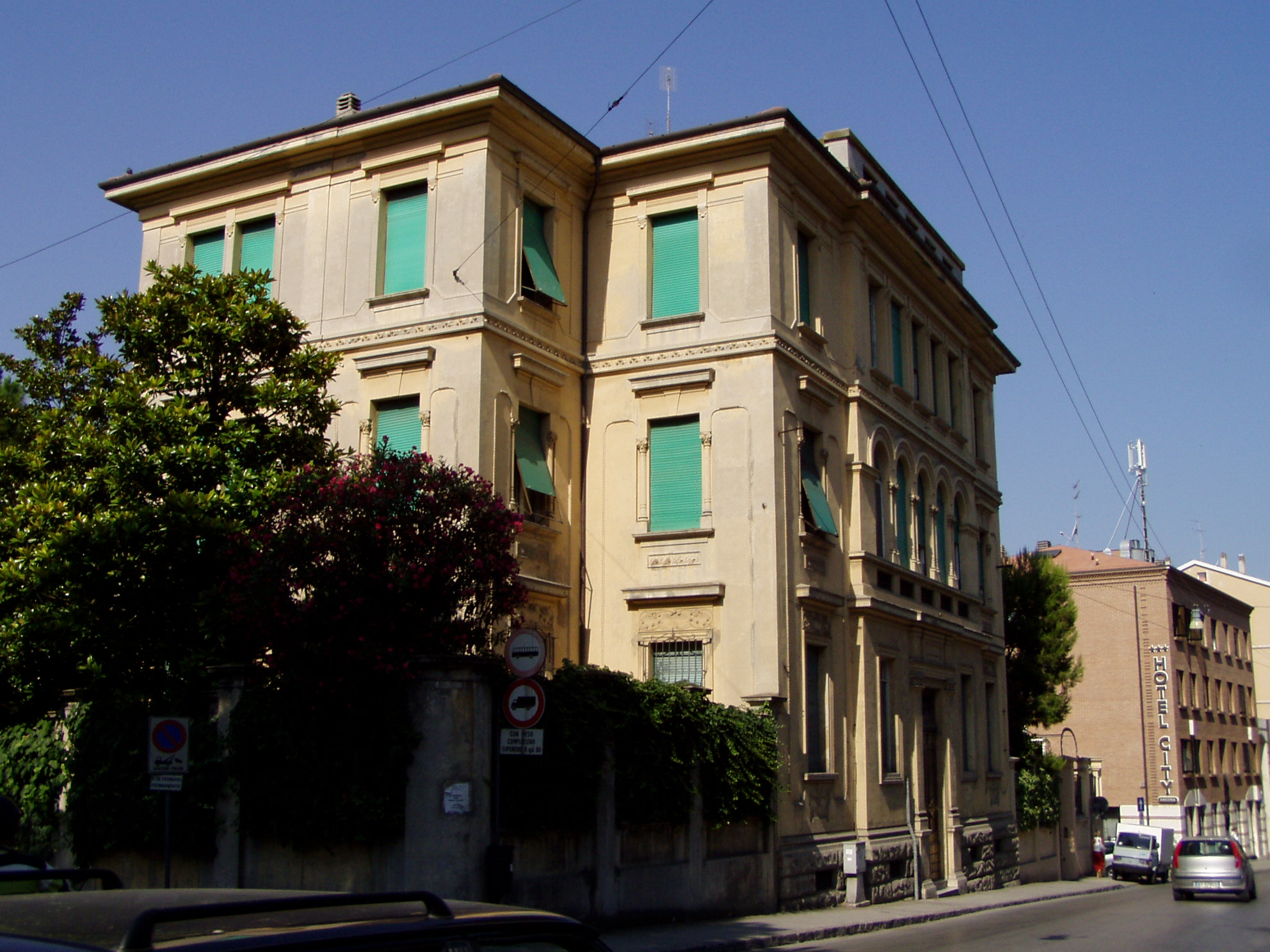 Villino in stile eclettico