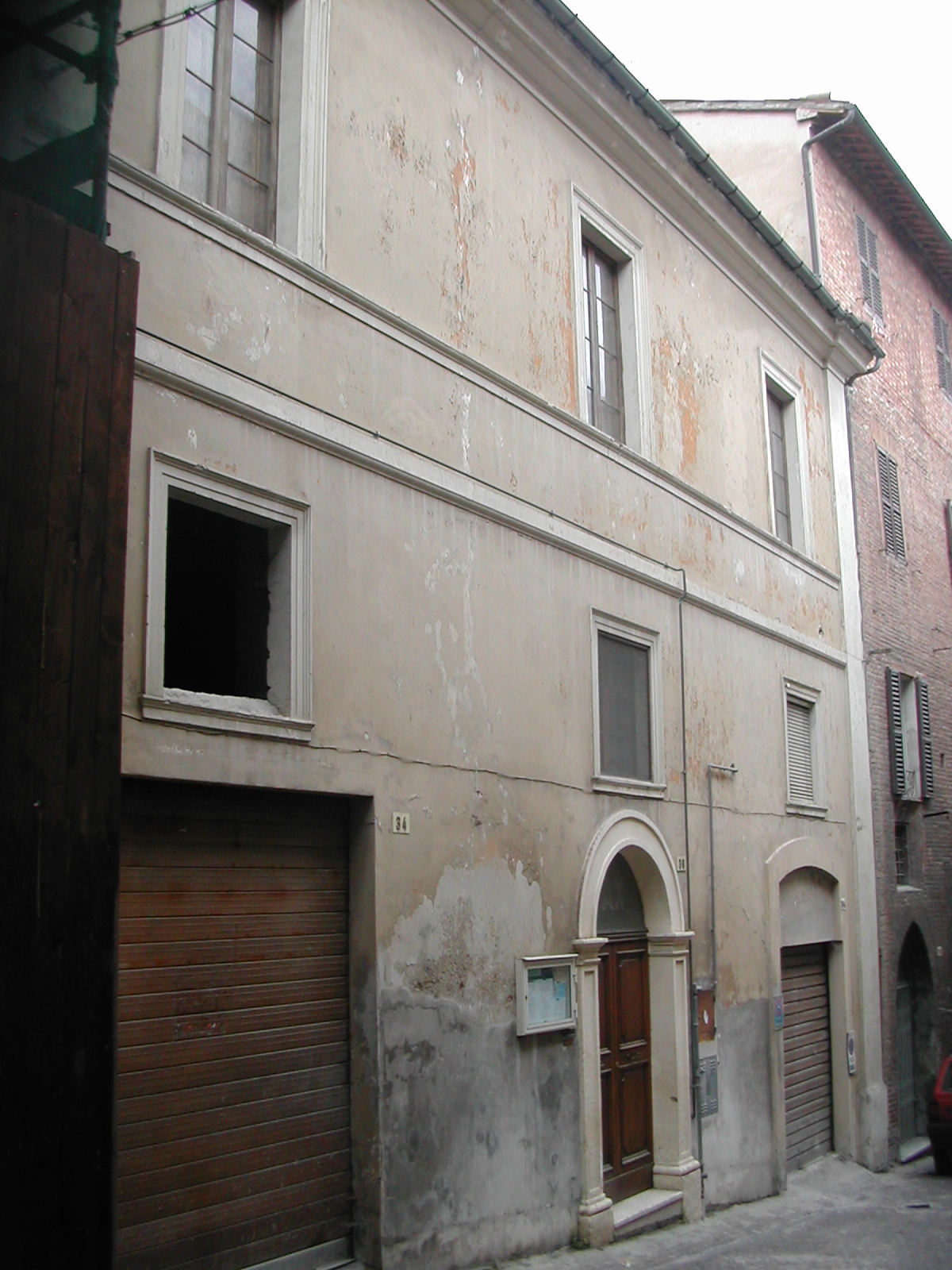 Casa parrocchiale in Via Mamiani, 36