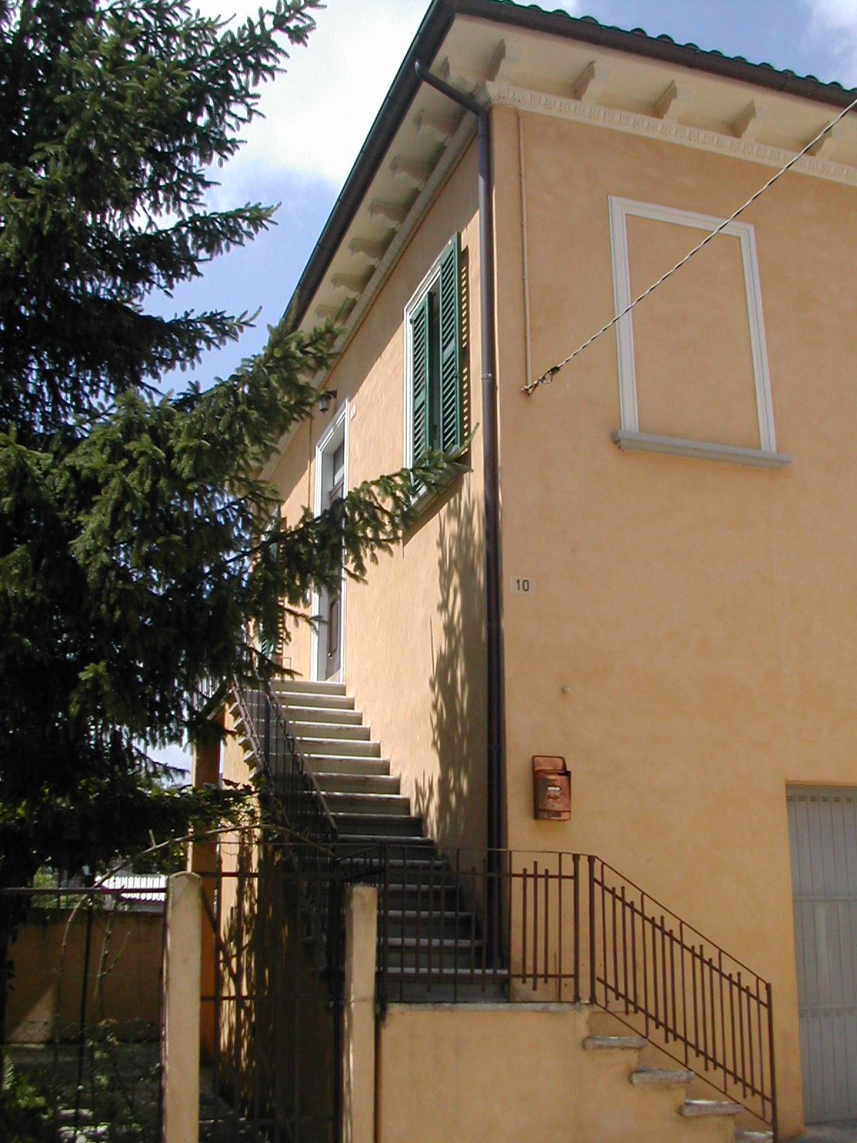 Villetta in Via Martiri della Libertà, 10