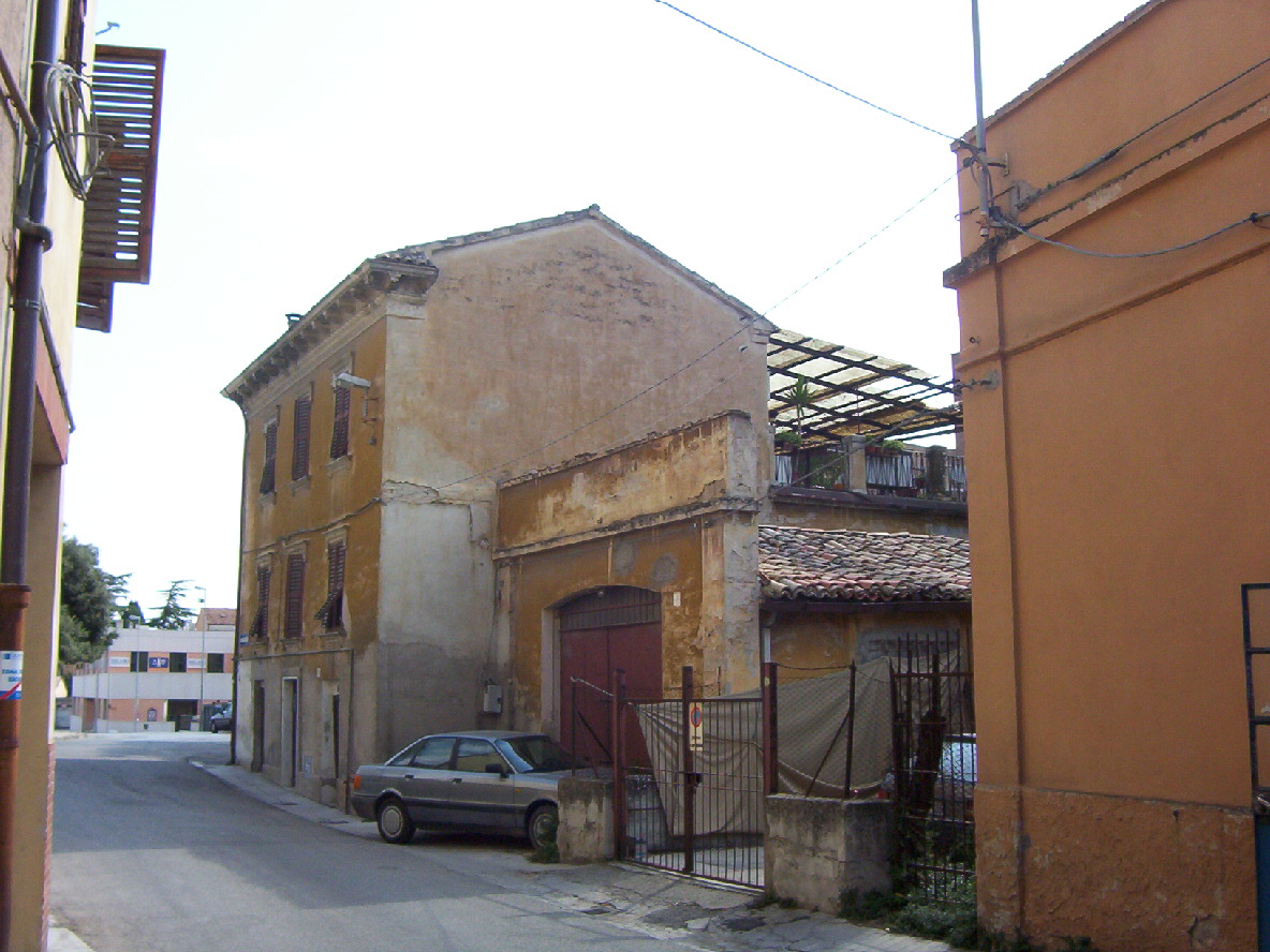 Casa in linea con laboratorio