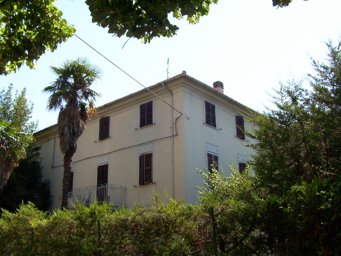 Casa in linea liberty