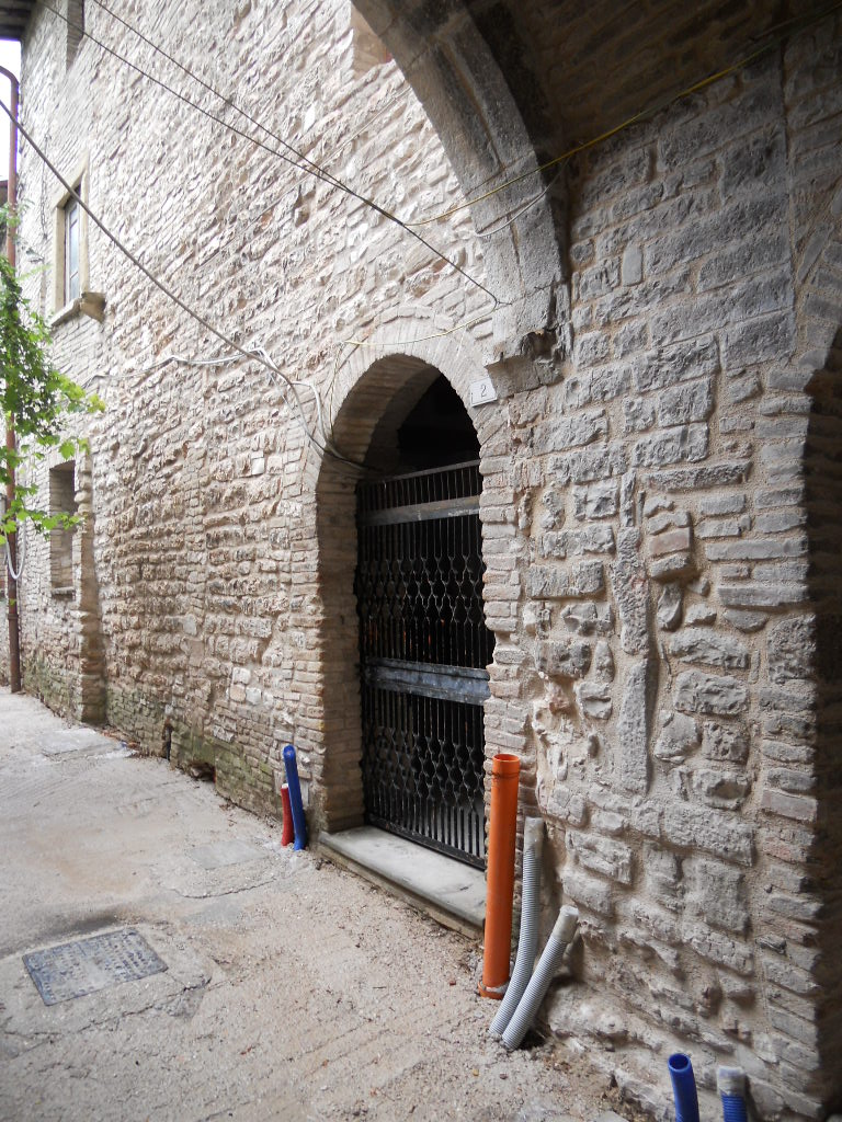 Appart. sito in Via Lazzarini facente parte del compl. denominato Palazzo Saluzzi ex Palazzo Agabiti