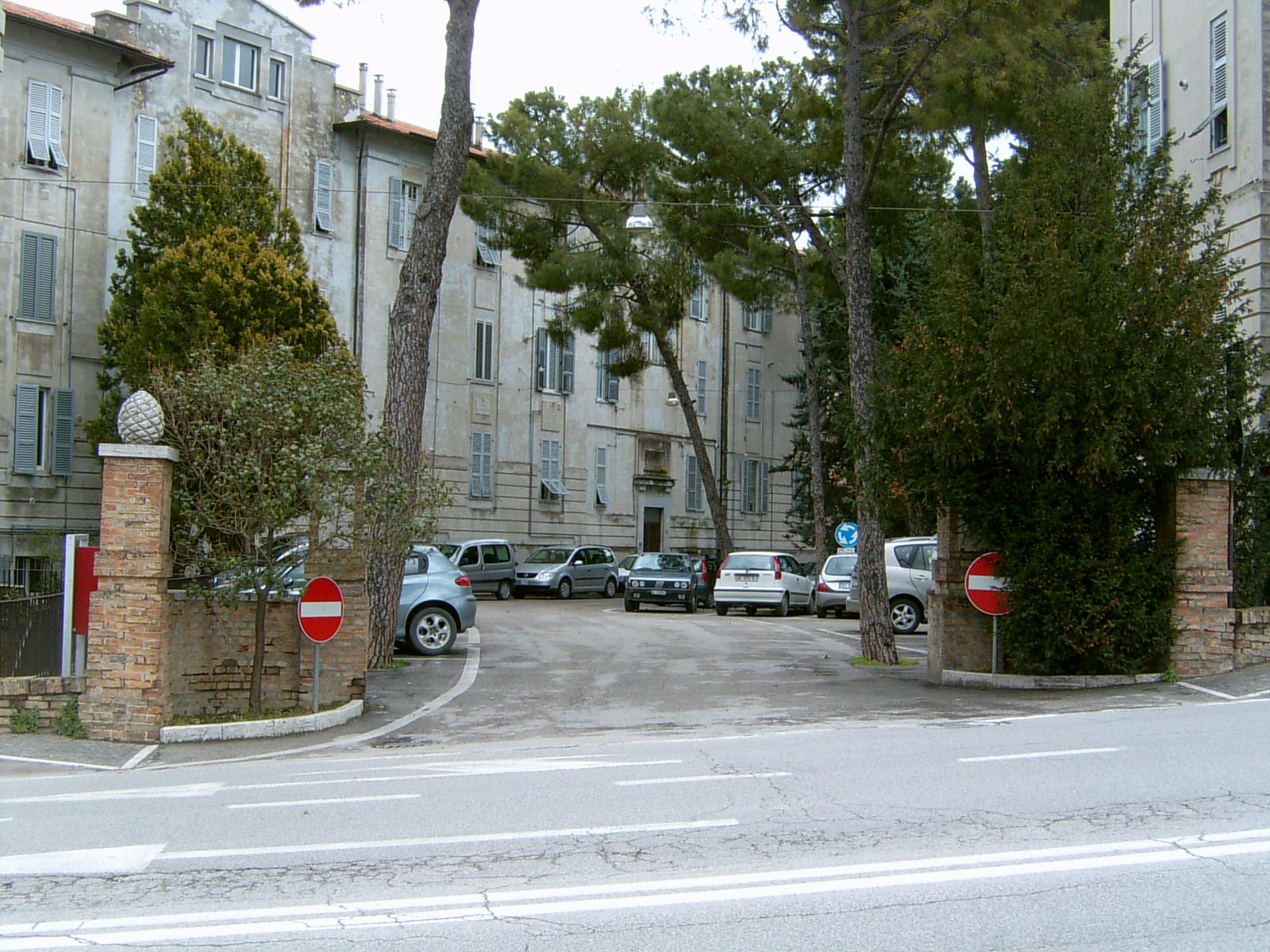 Complesso delle Case popolari `Roman Colonia`