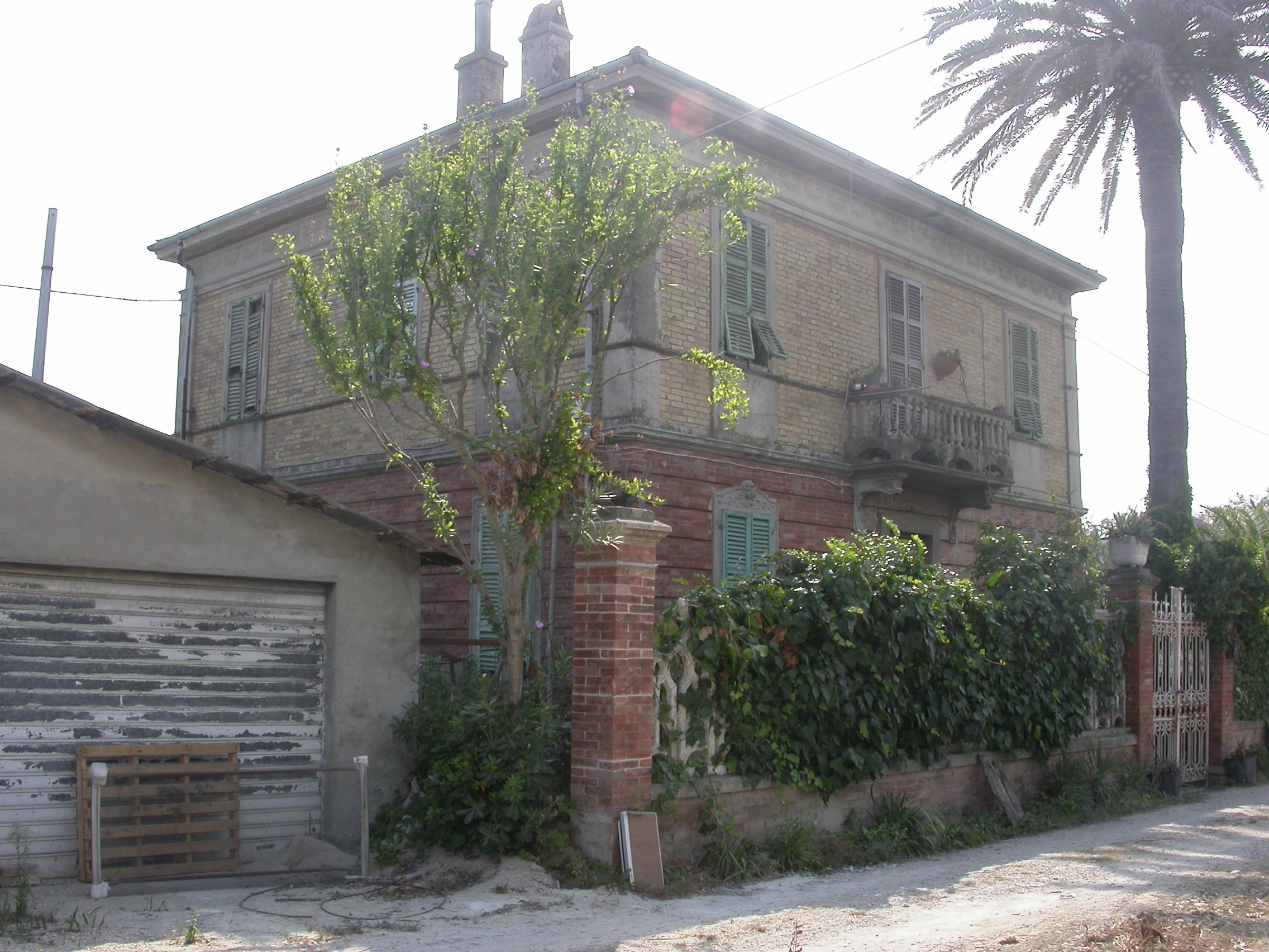 Casa padronale in via Ischia