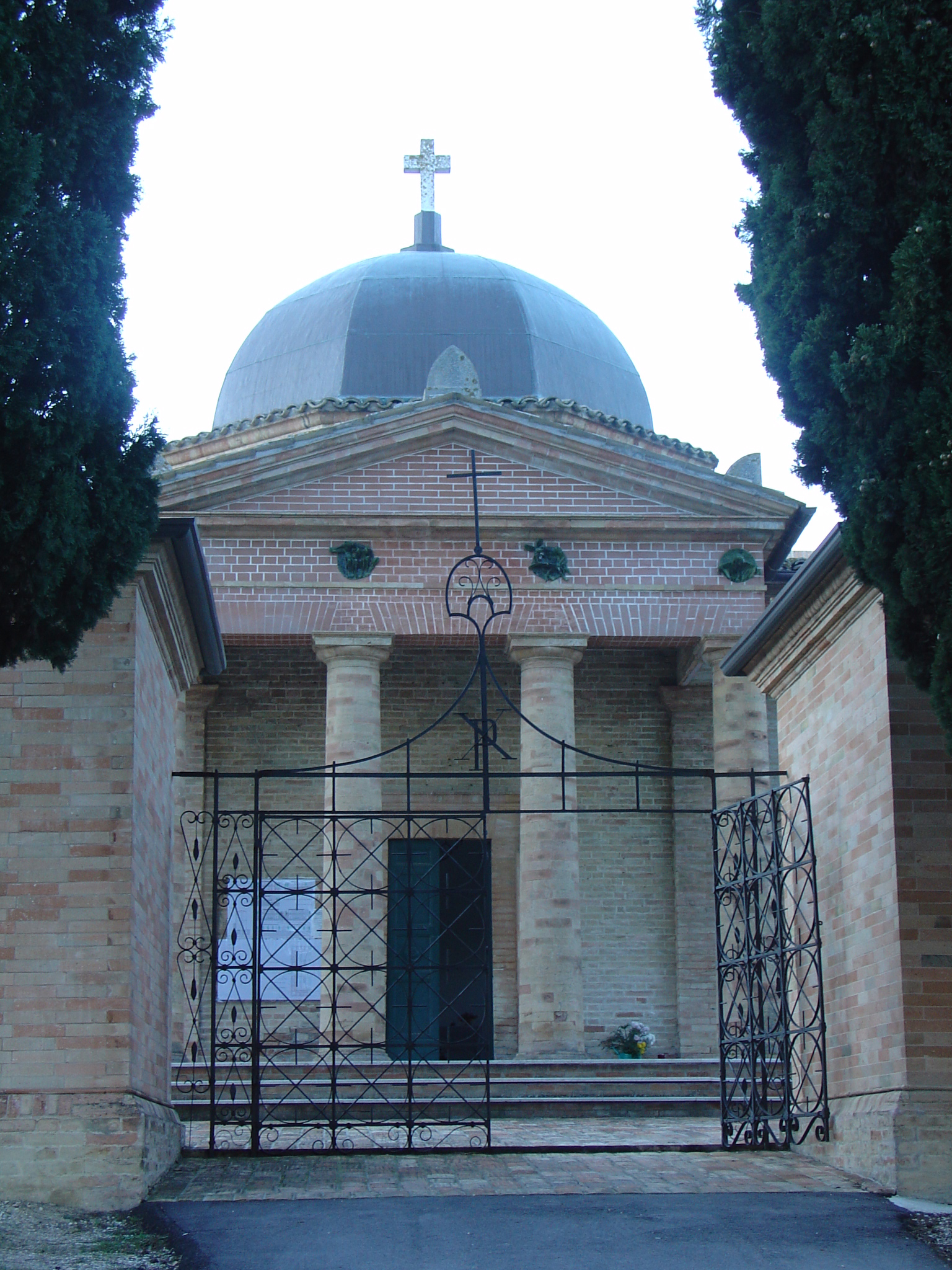 Cimitero comunale di Monte Vidon Combatte
