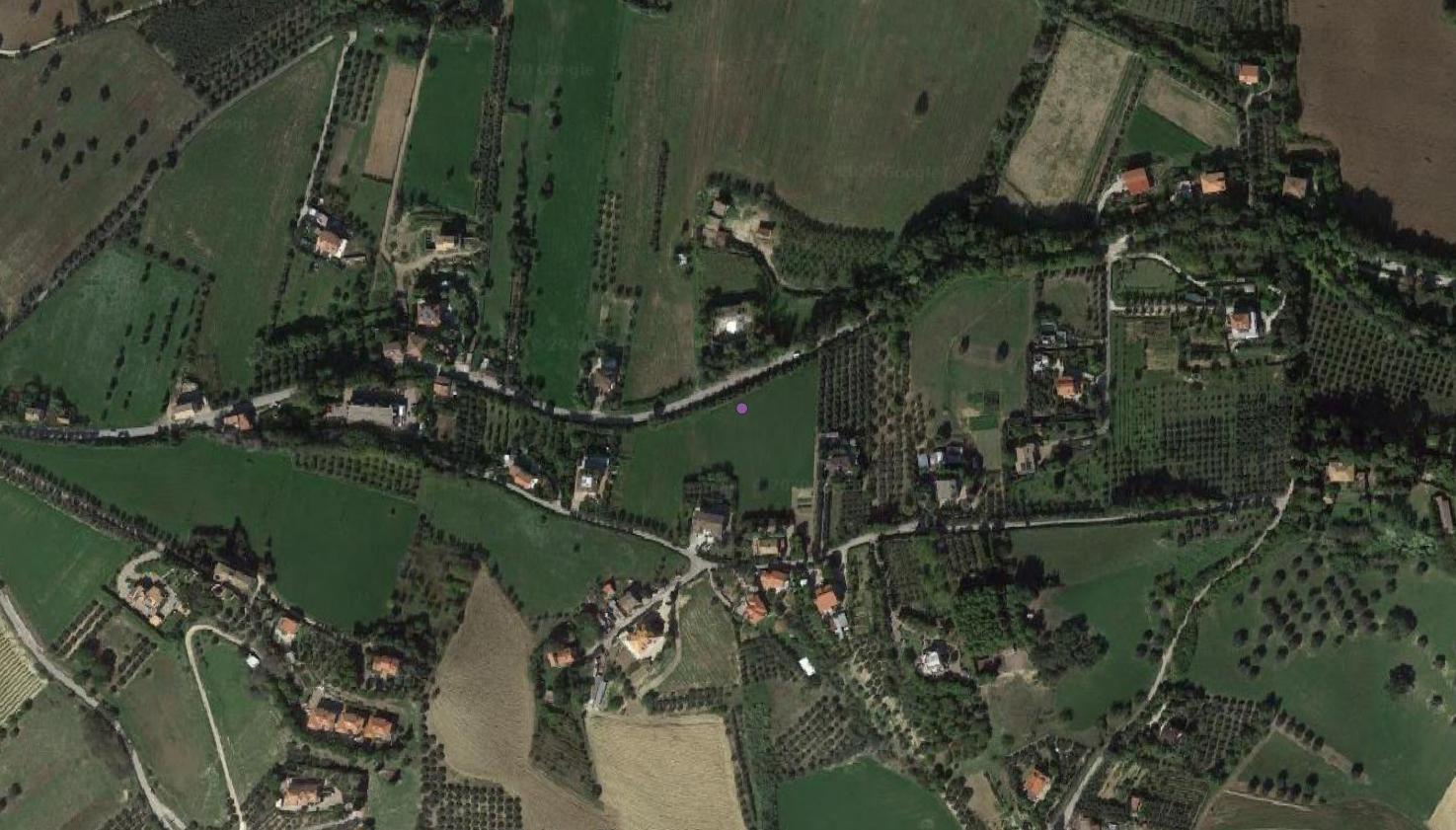 sito non identificato, pavimentazione, frammenti fittili