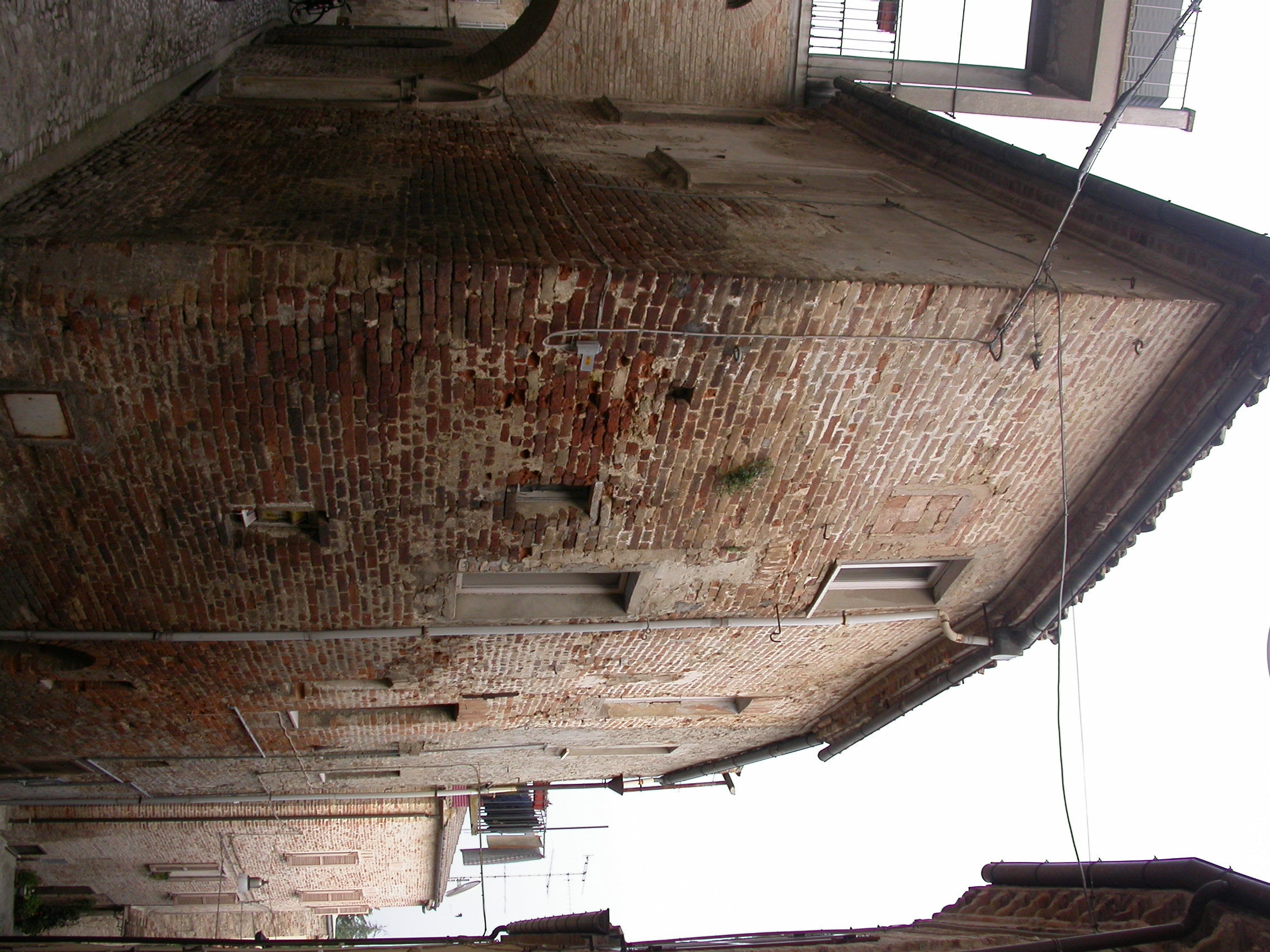 Casa a schiera d'angolo in via Neroni