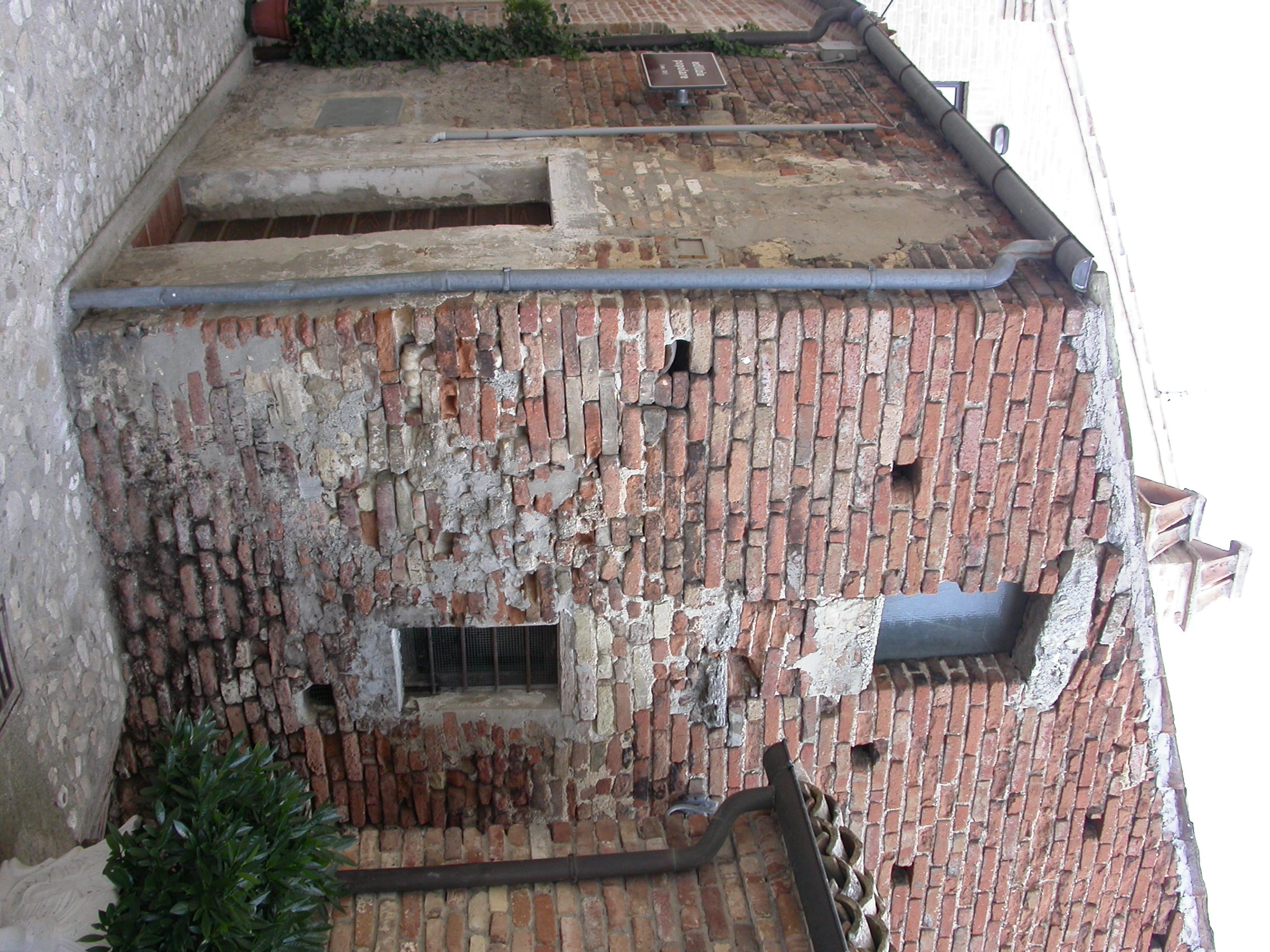Casa a schiera di via Montebello