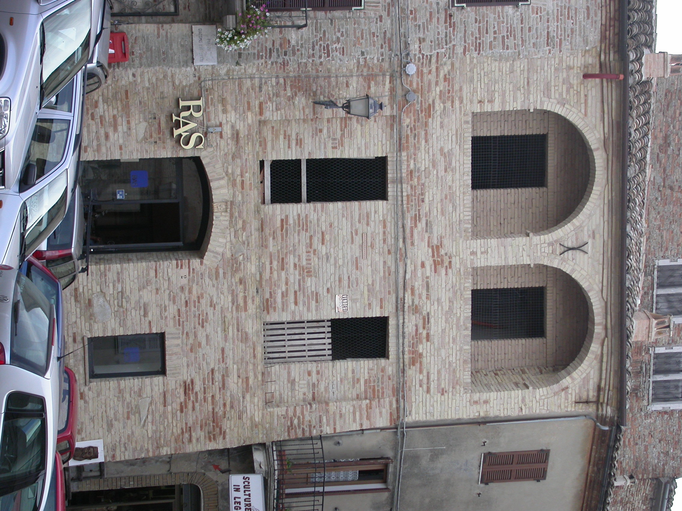 Casa a schiera in piazza Ascanio Condivi