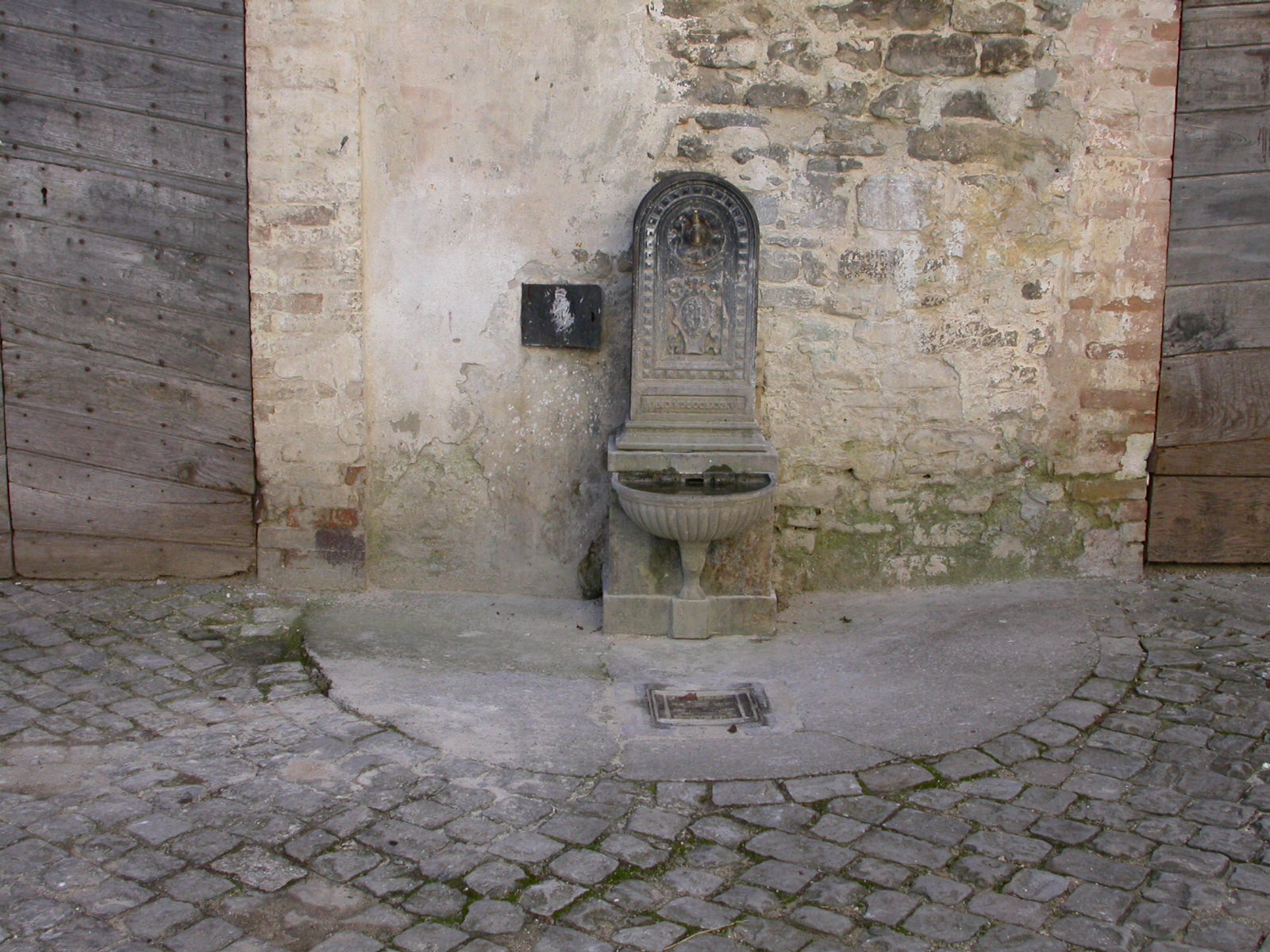 Fontana pubblica