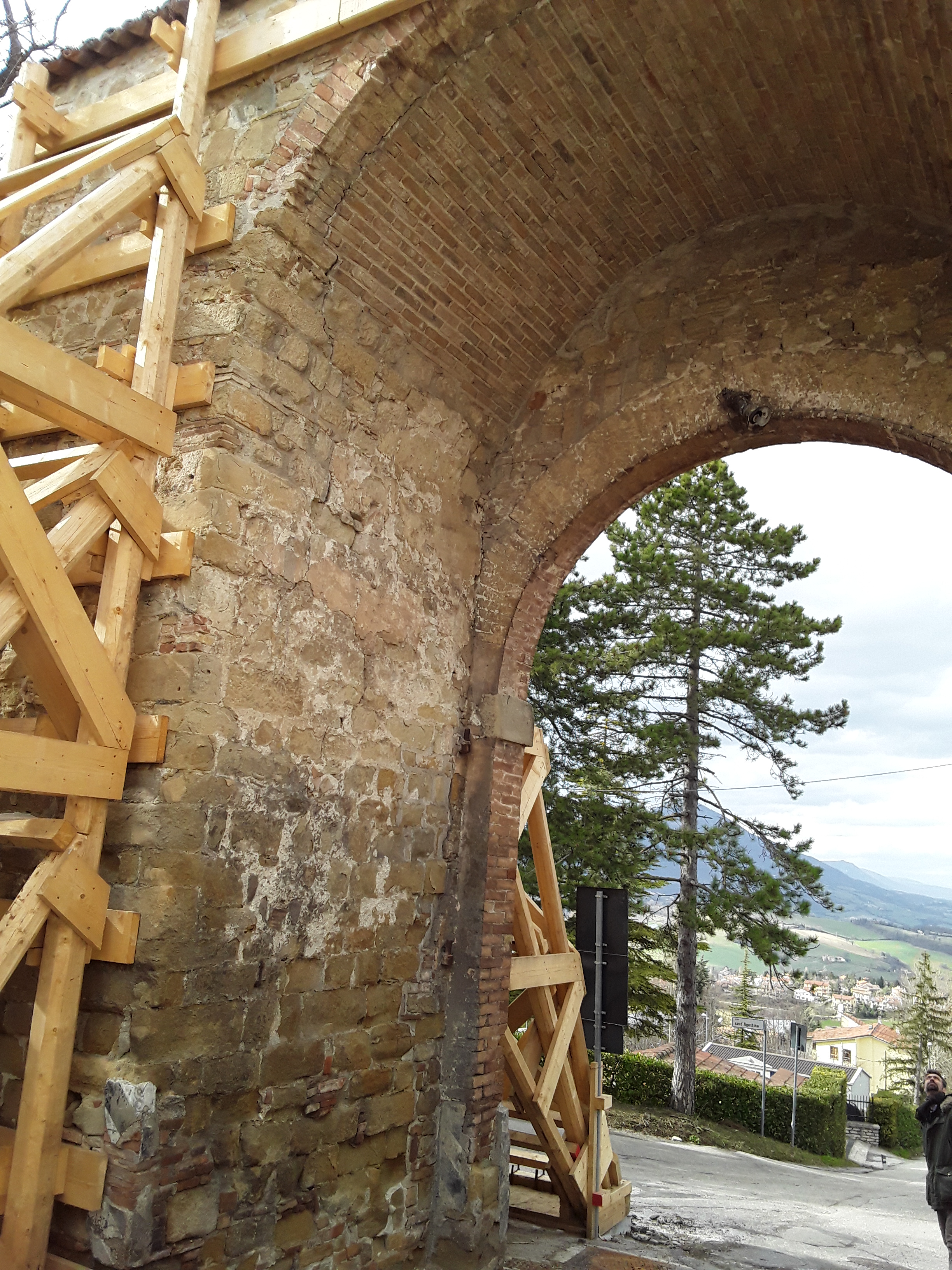 Arco di Porta Boncompagni